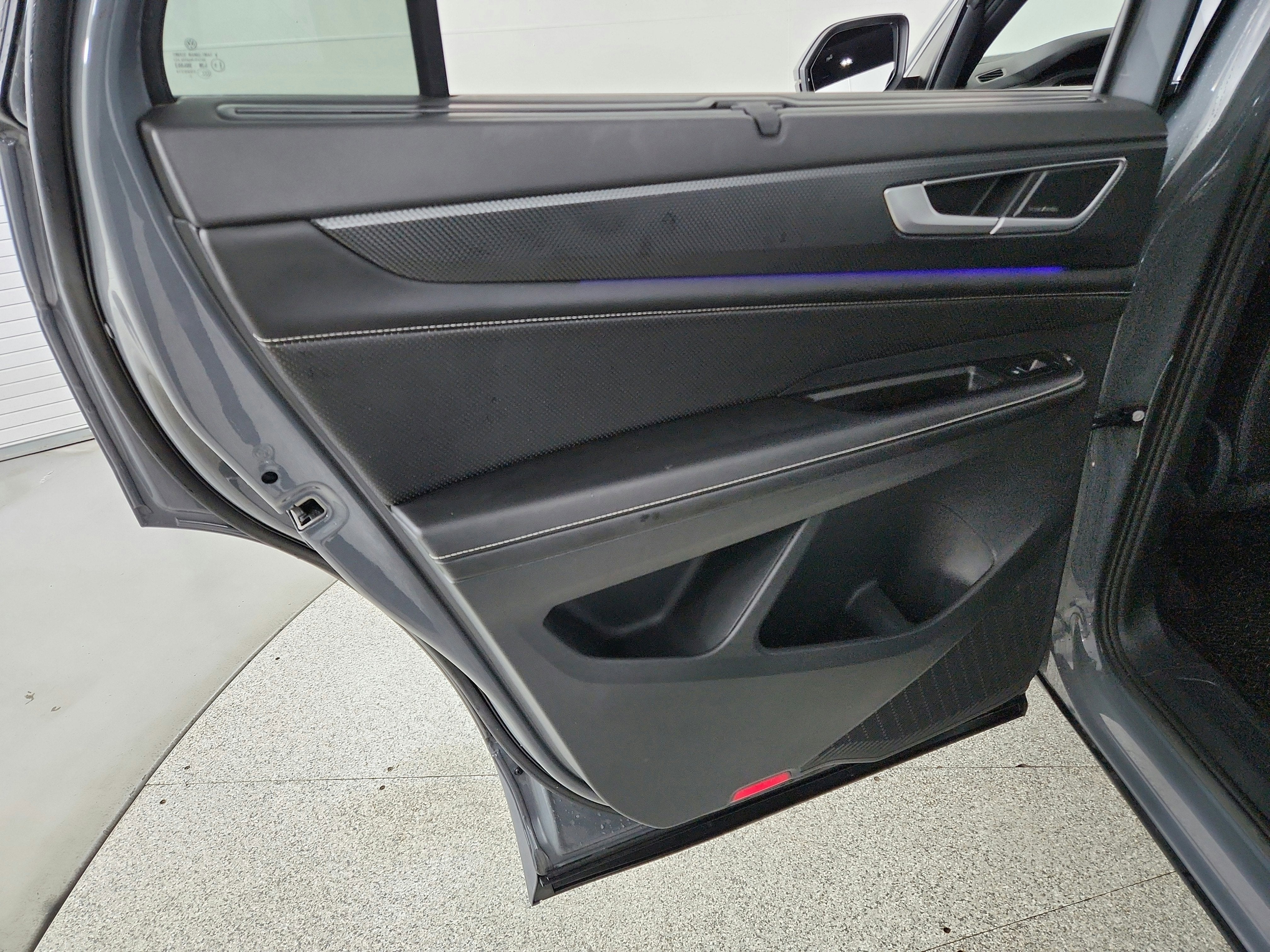 2024 Volkswagen Atlas Cross Sport 2.0T SEL Premium R-Line