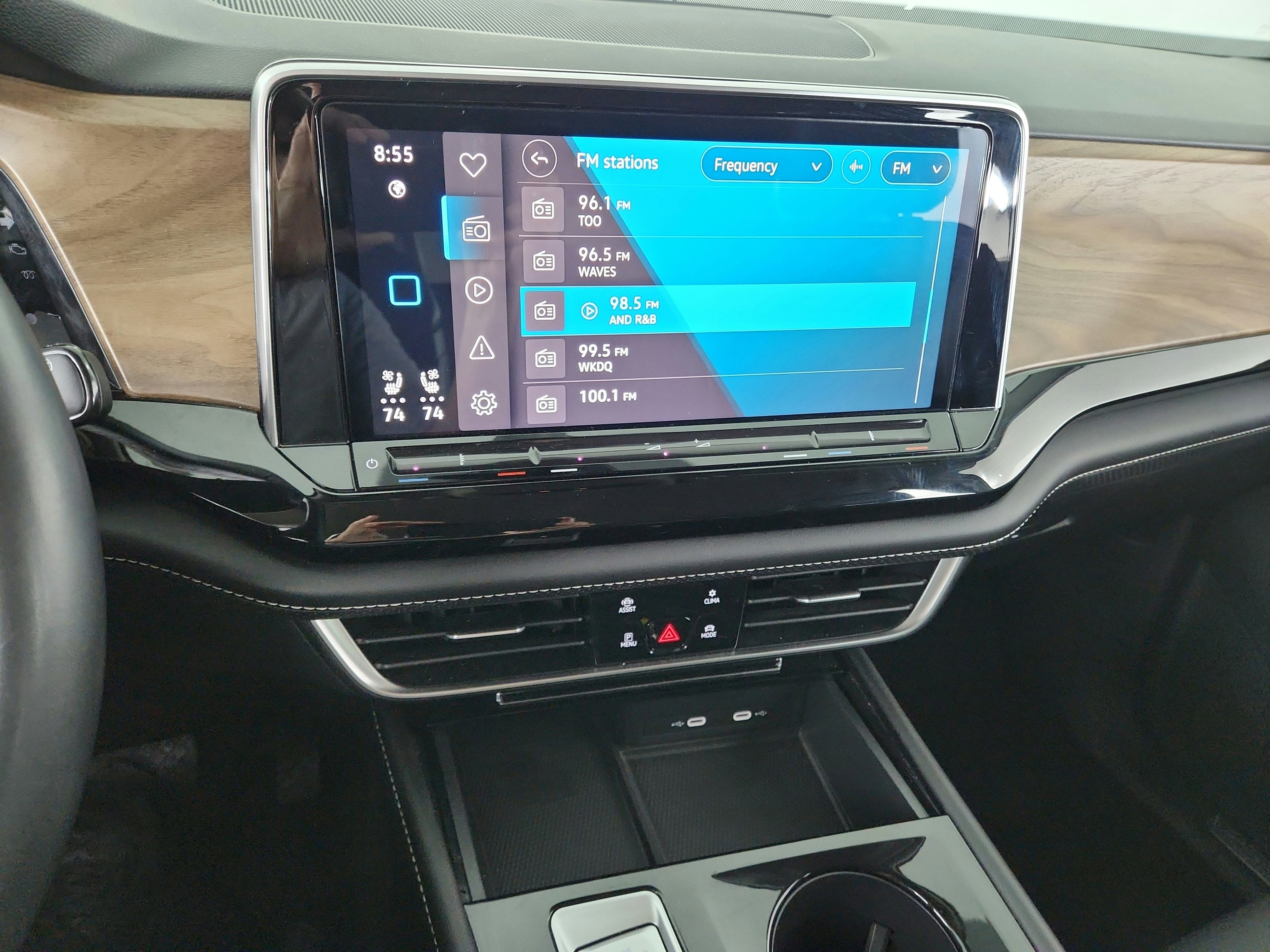 2024 Volkswagen Atlas 2.0T SE w/Technology