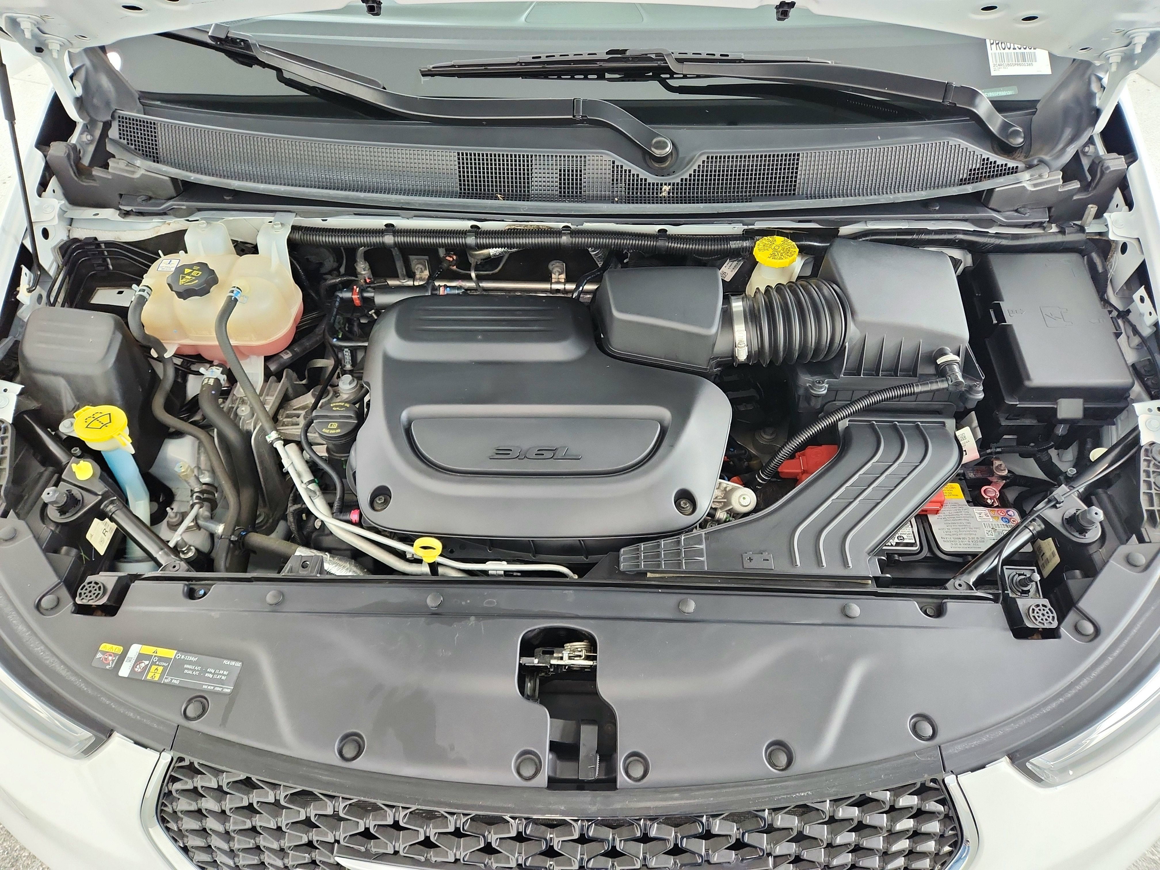 2023 Chrysler Pacifica Touring L