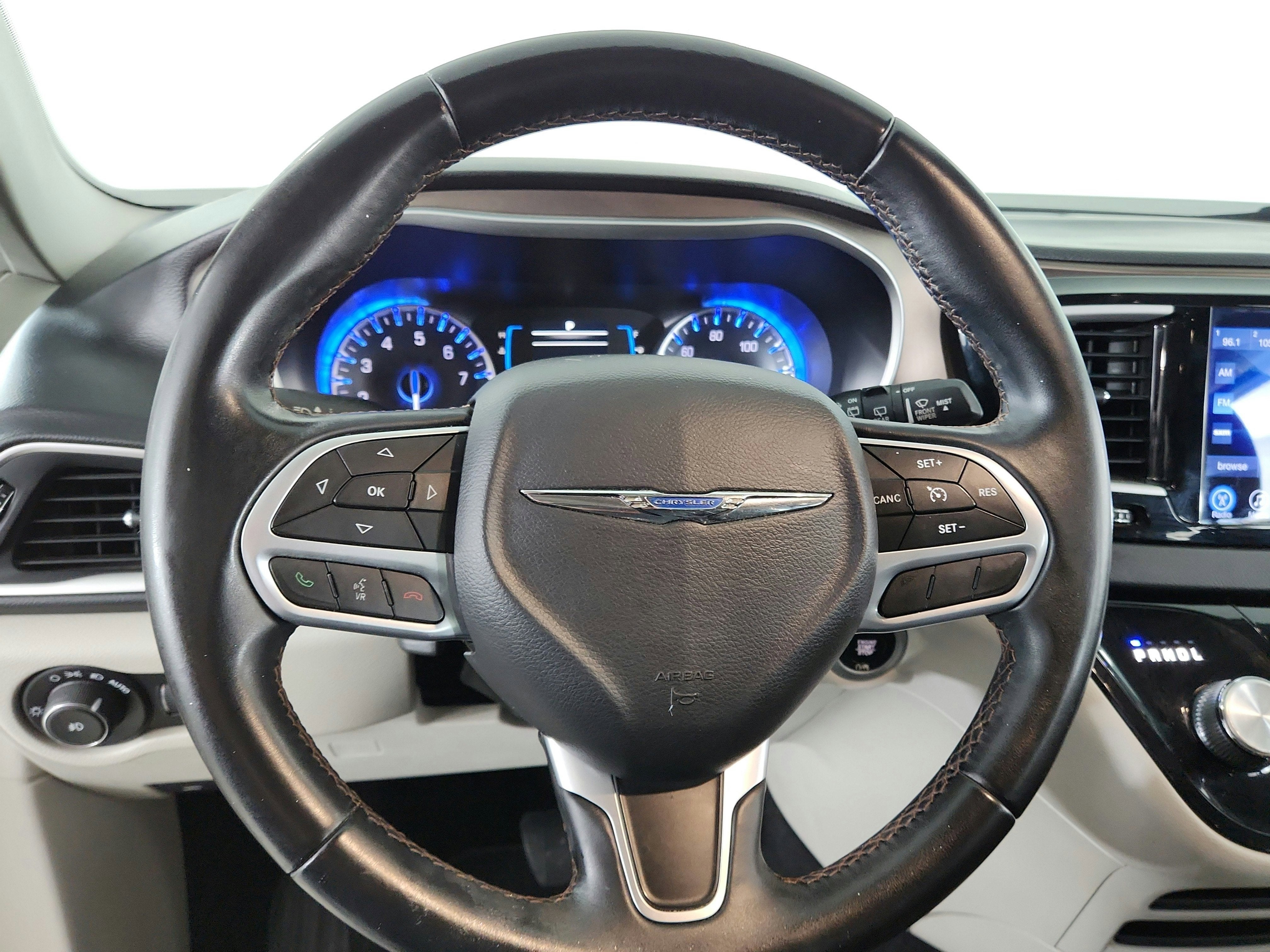 2017 Chrysler Pacifica Touring-L