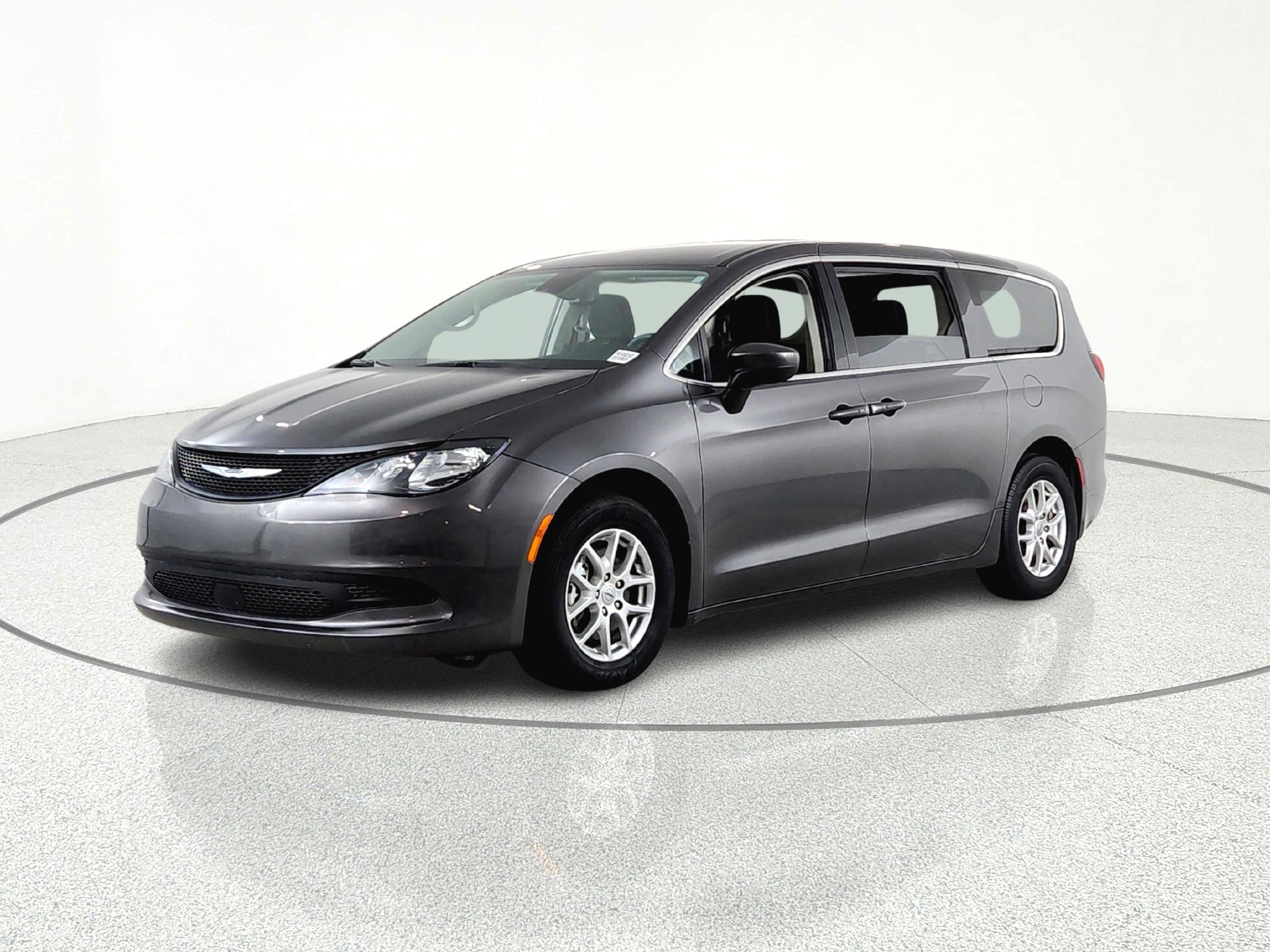 2023 Chrysler Voyager LX