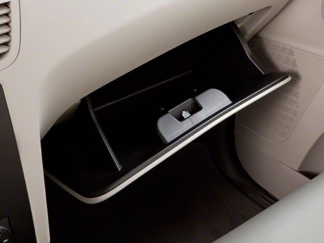 2010 Volkswagen Routan SE