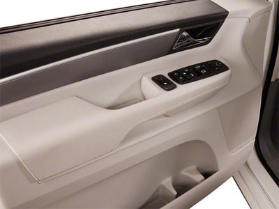 2010 Volkswagen Routan SE