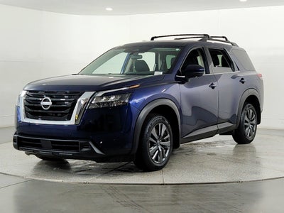 2023 Nissan Pathfinder SV