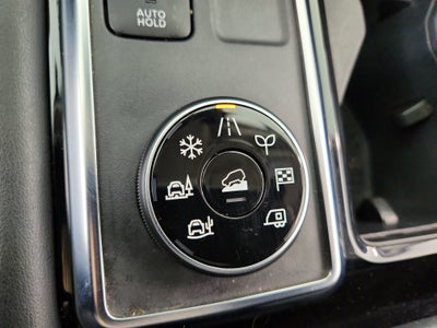 2023 Nissan Pathfinder SV