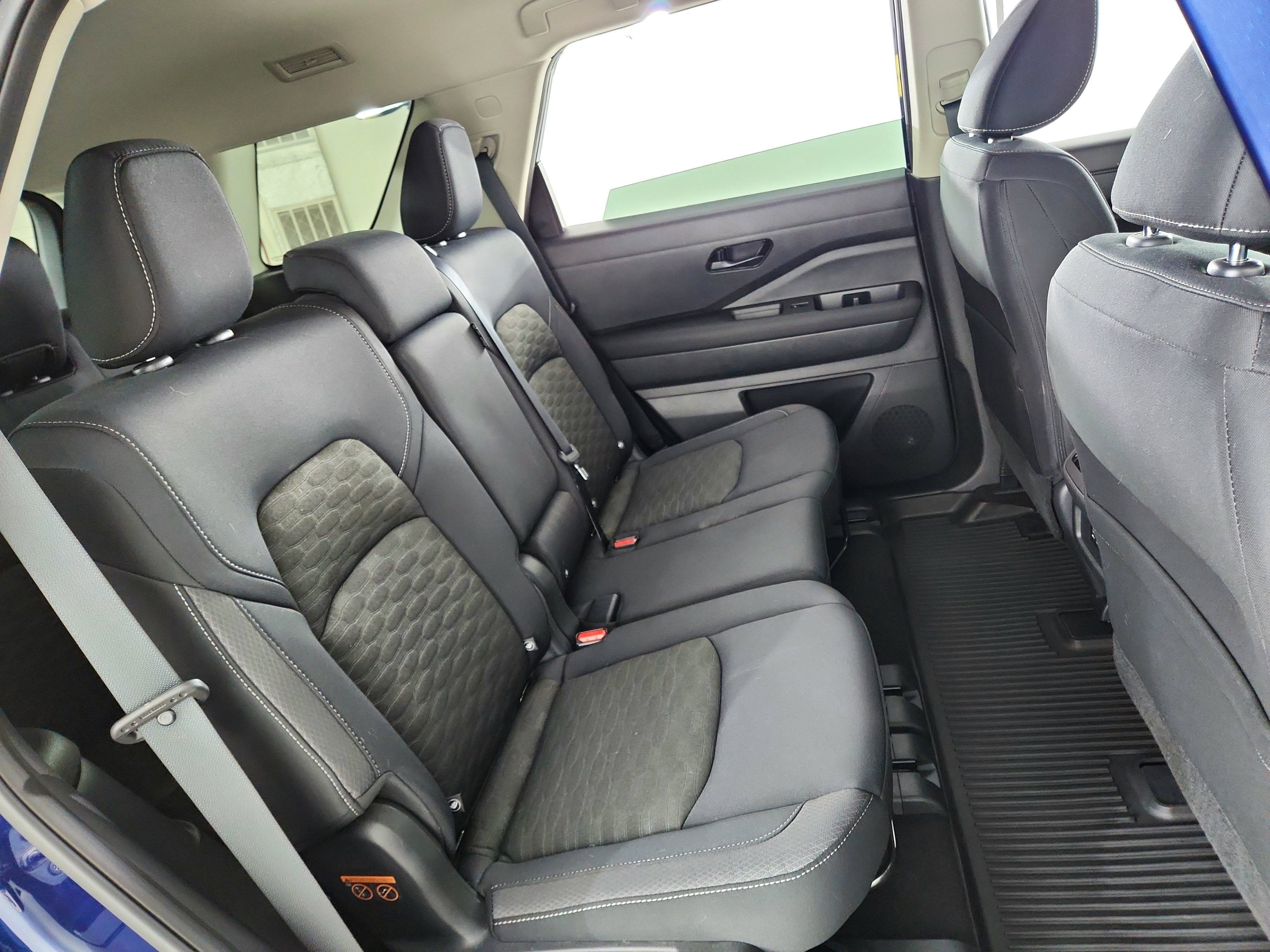 2023 Nissan Pathfinder SV