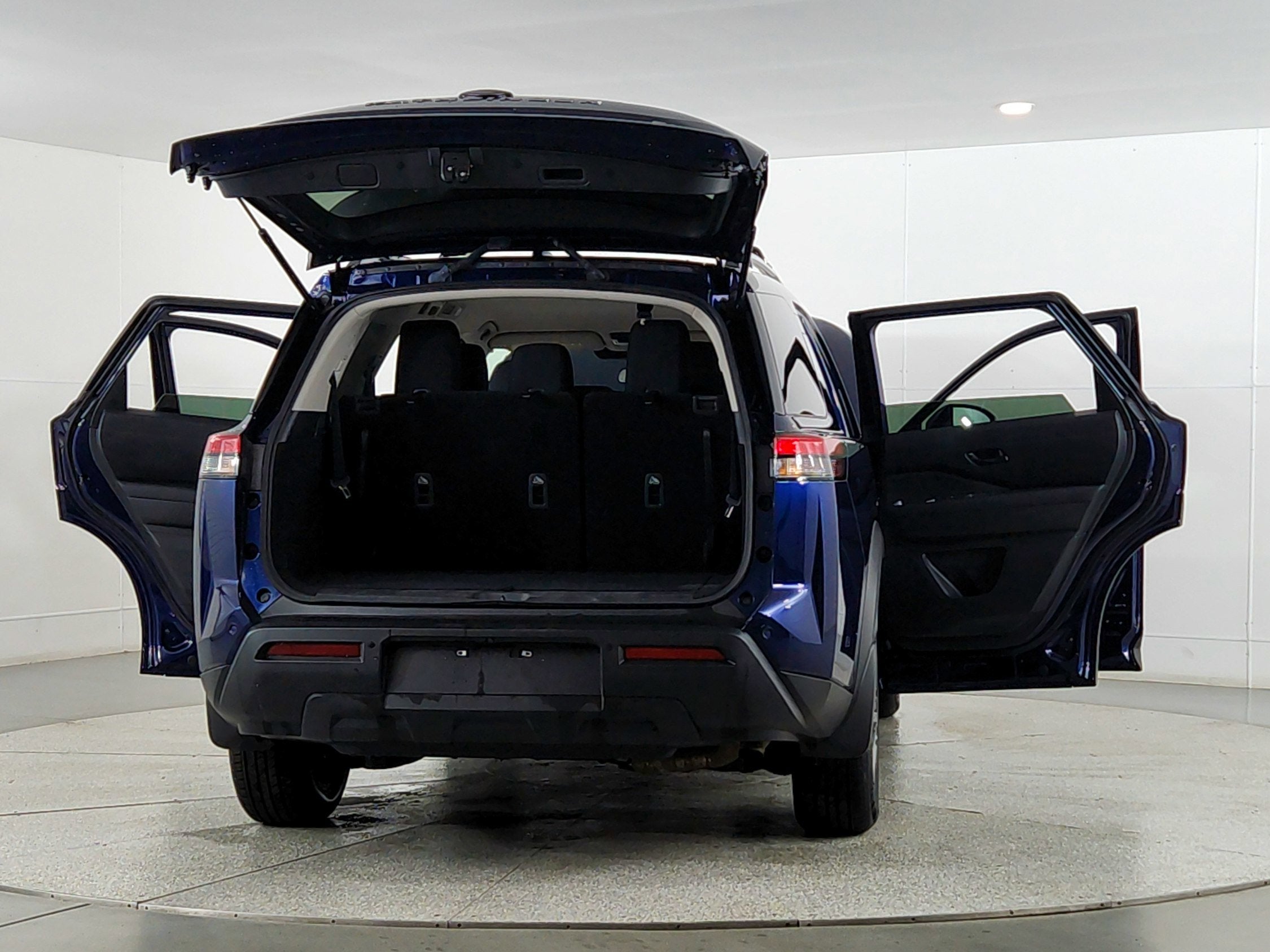 2023 Nissan Pathfinder SV