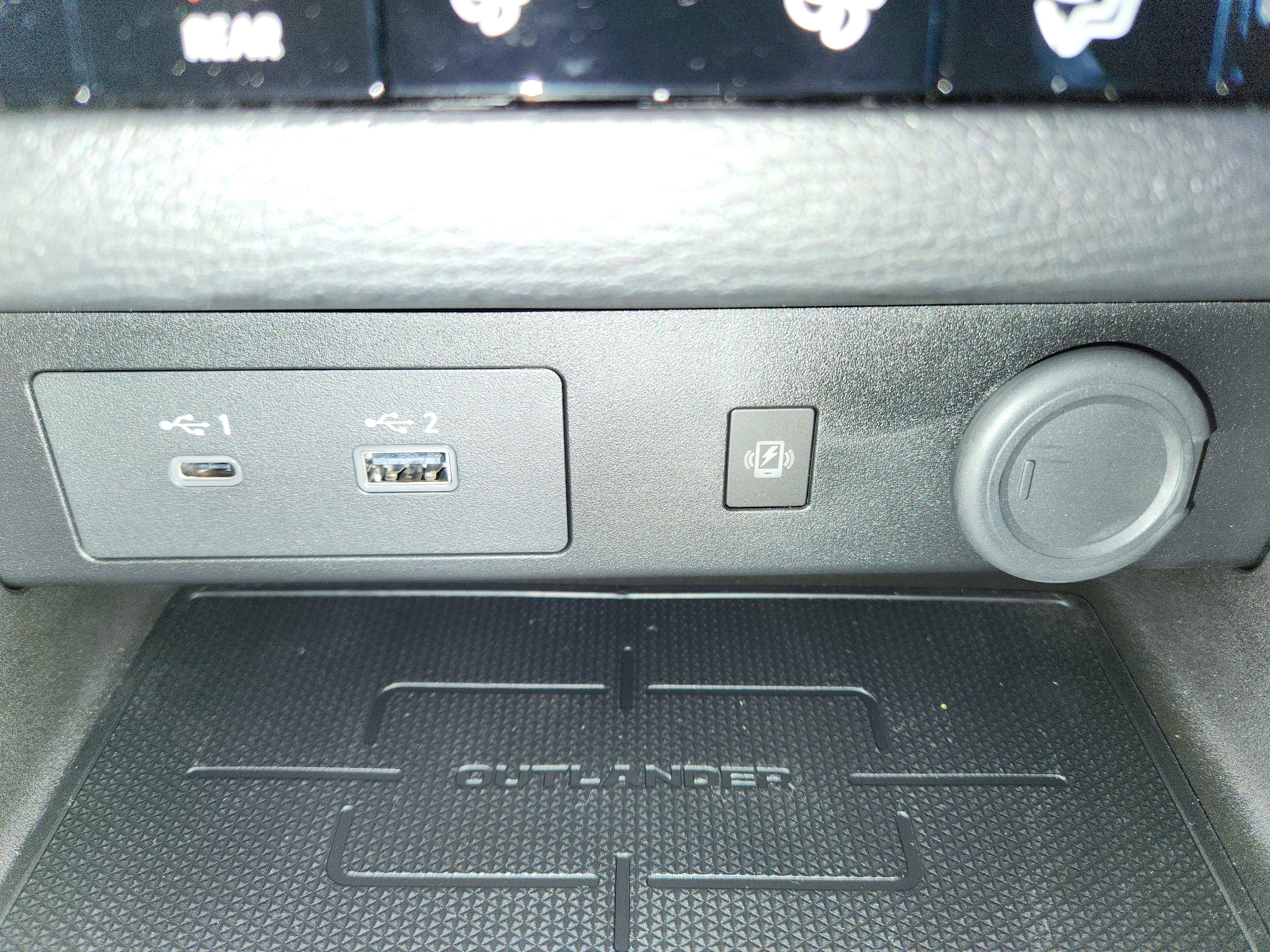 2025 Mitsubishi Outlander PHEV Base