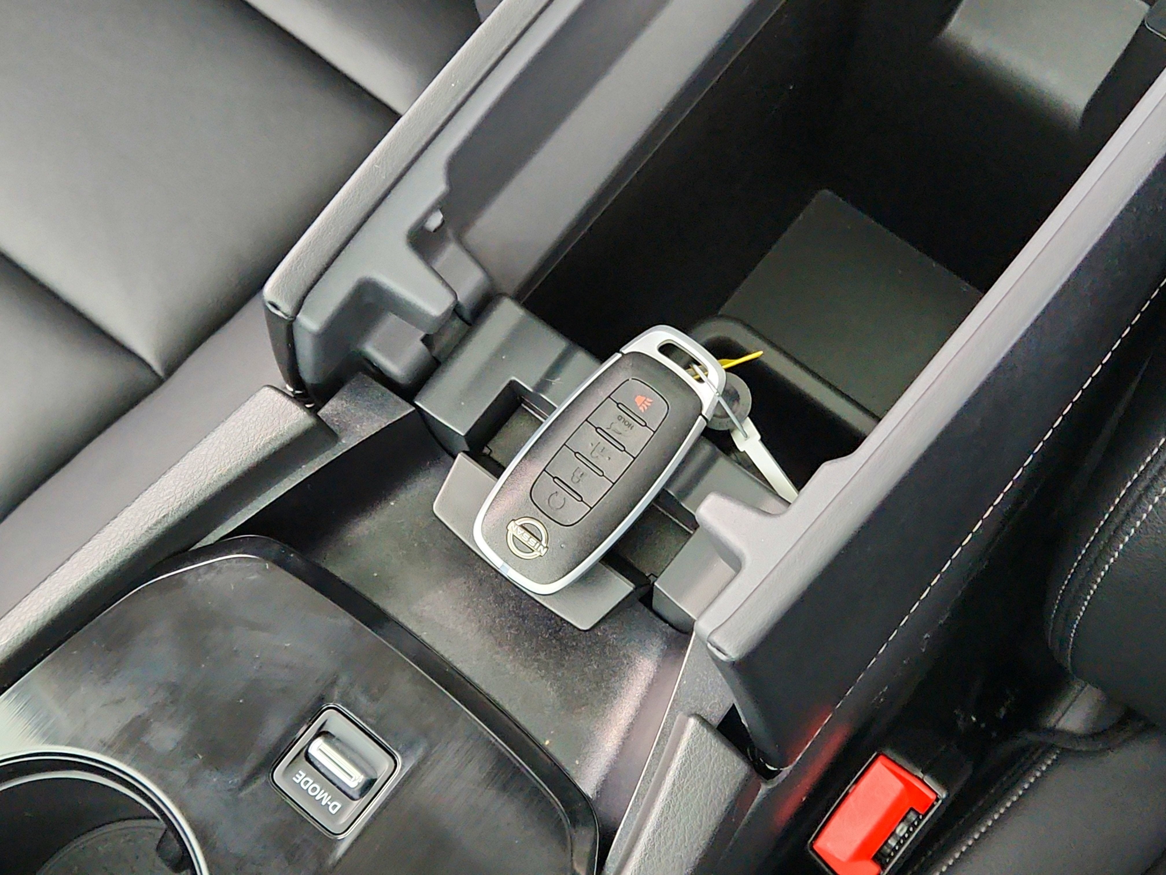 2025 Nissan Rogue SL