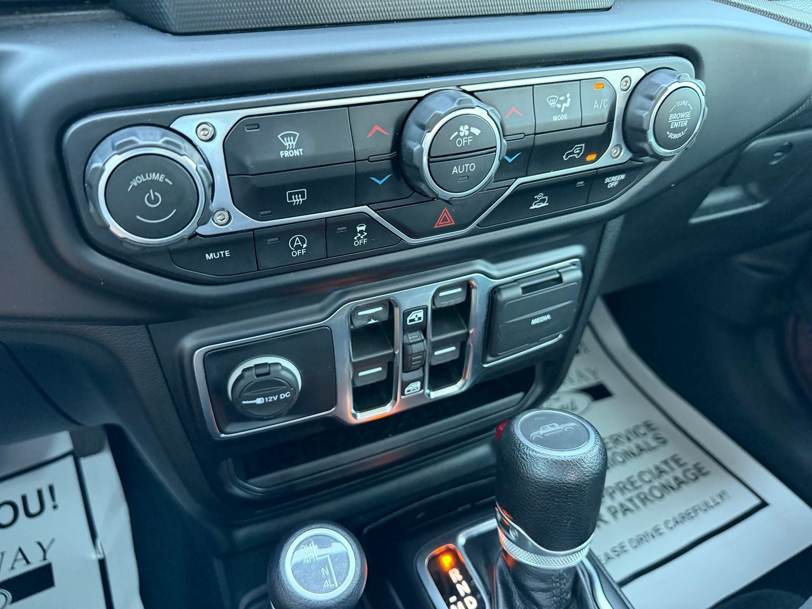 2022 Jeep Gladiator Sport