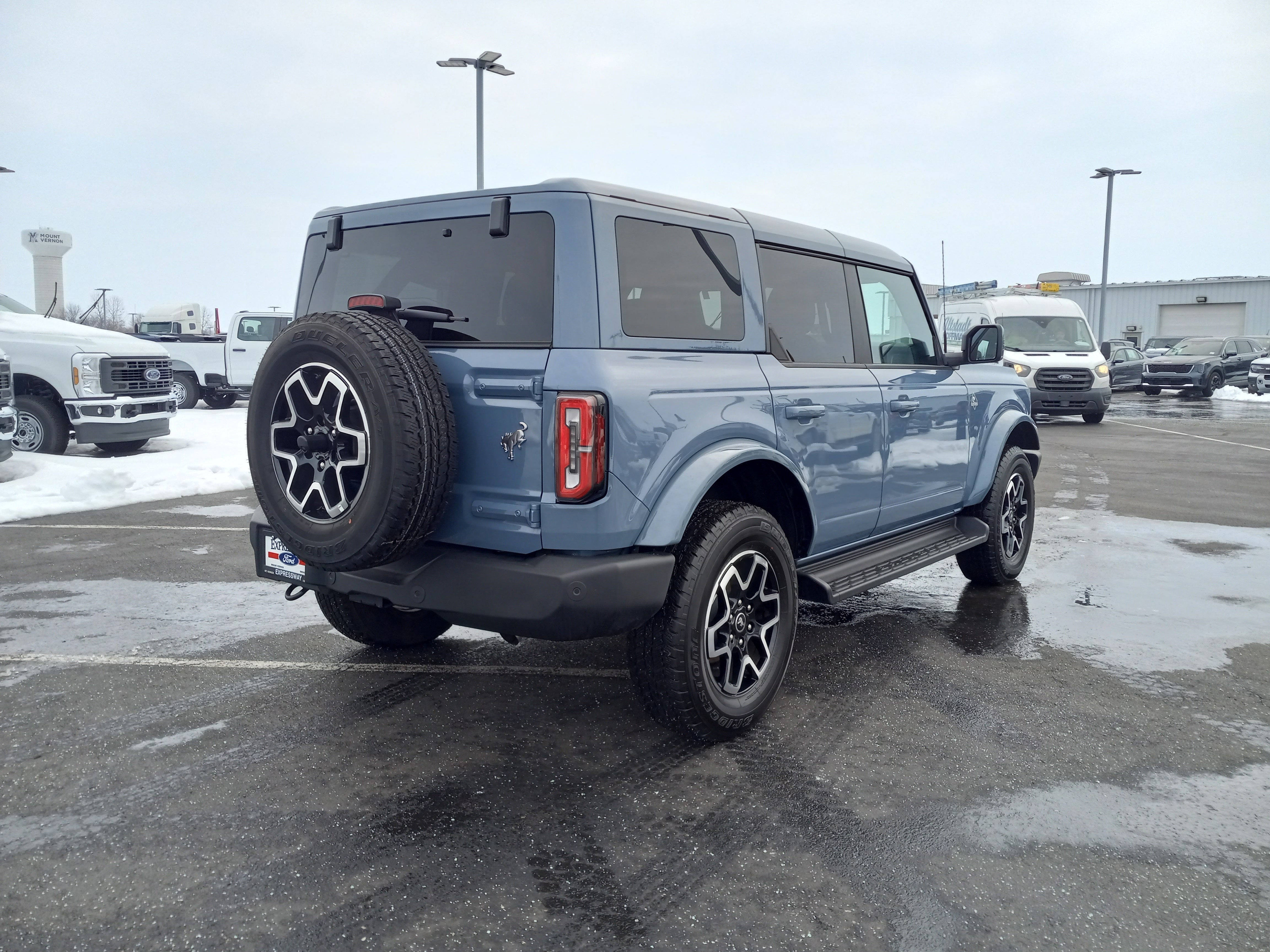 2025 Ford Bronco Outer Banks