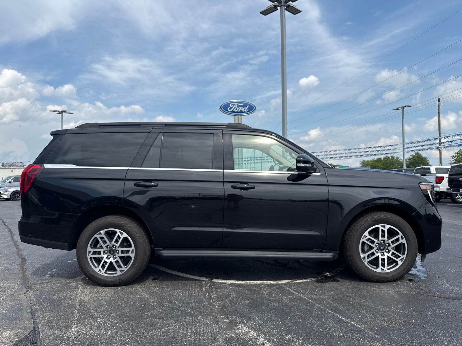 2025 Ford Expedition Active