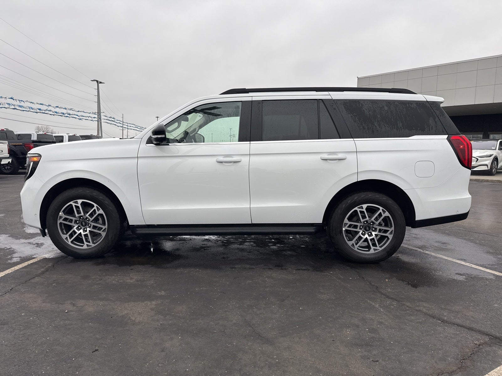 2025 Ford Expedition Active