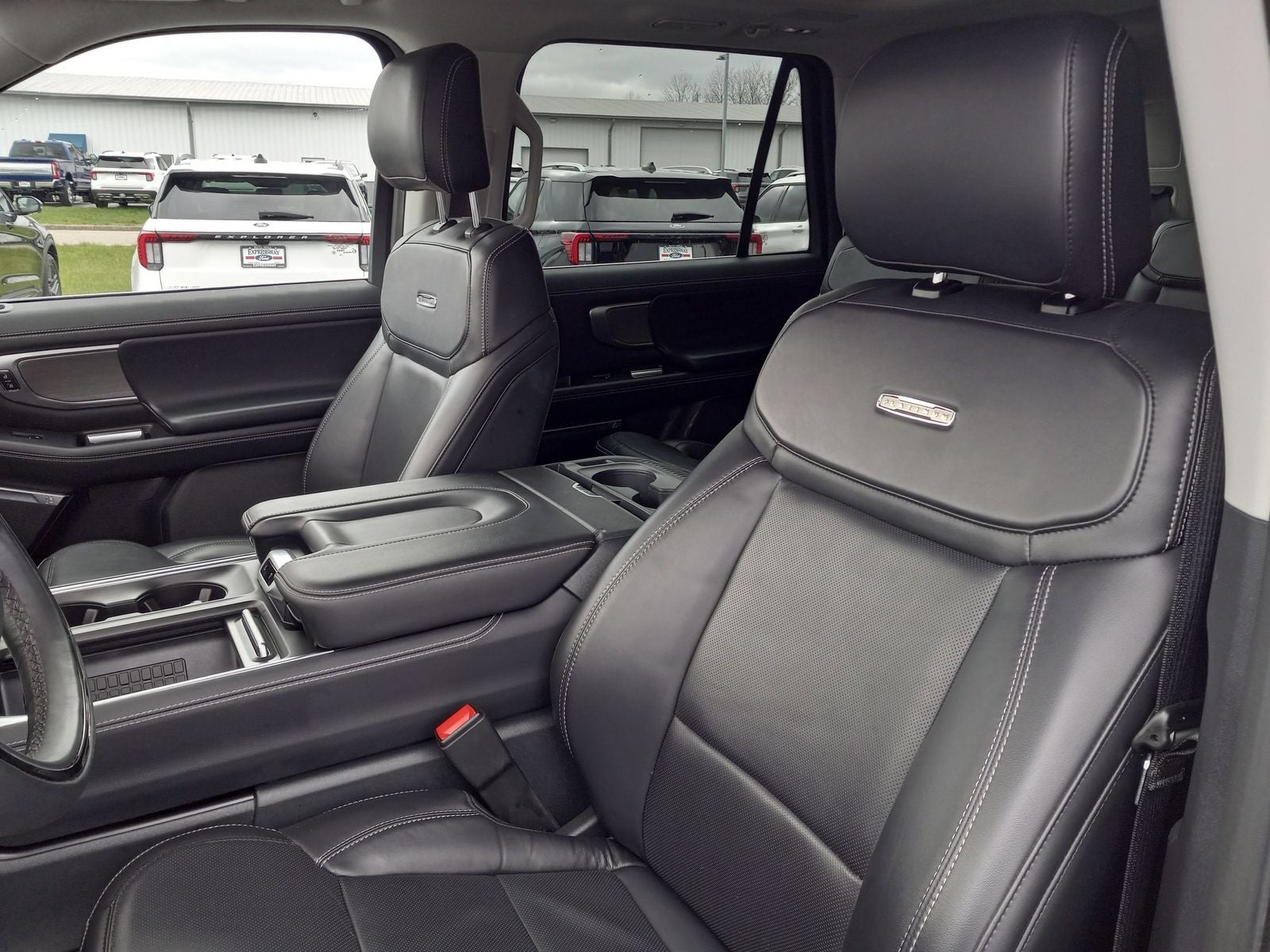 2025 Ford Expedition Platinum