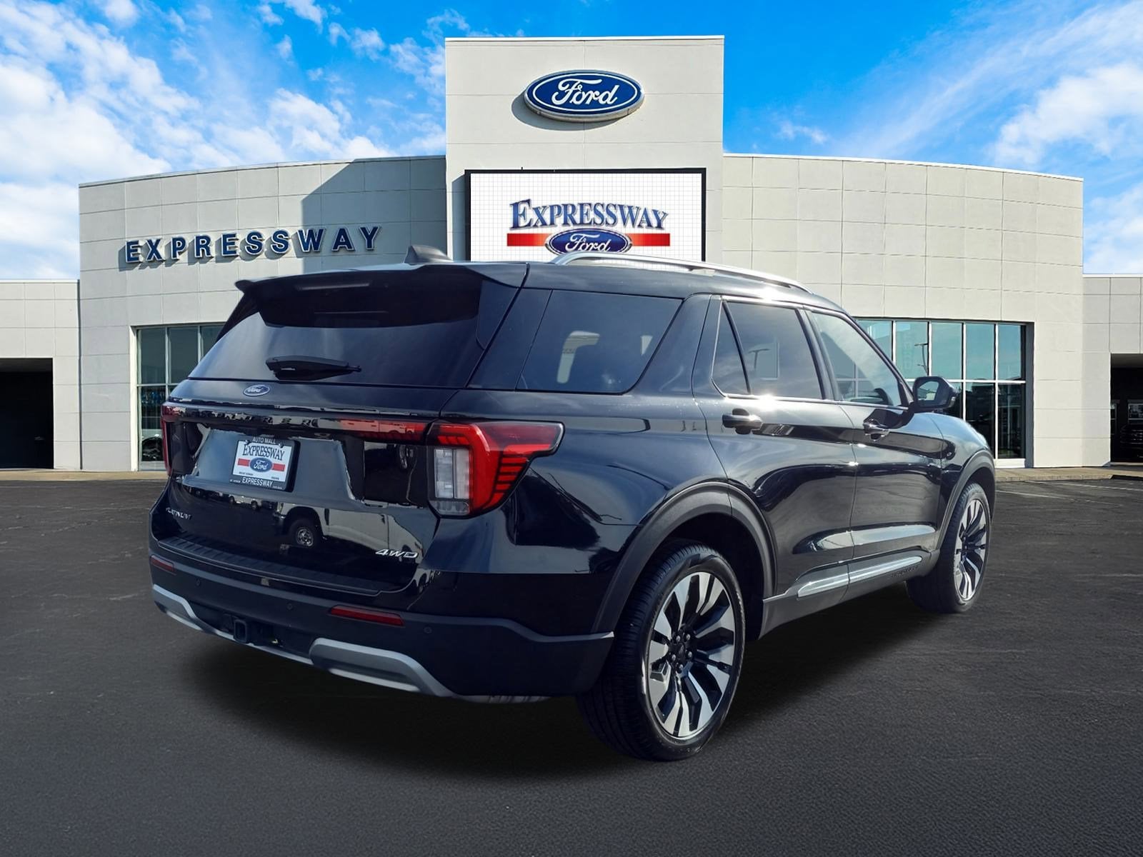 2025 Ford Explorer Platinum