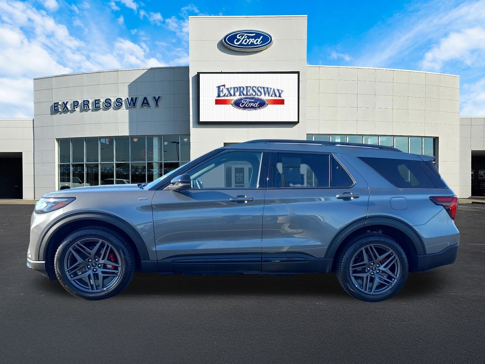 2025 Ford Explorer ST-Line