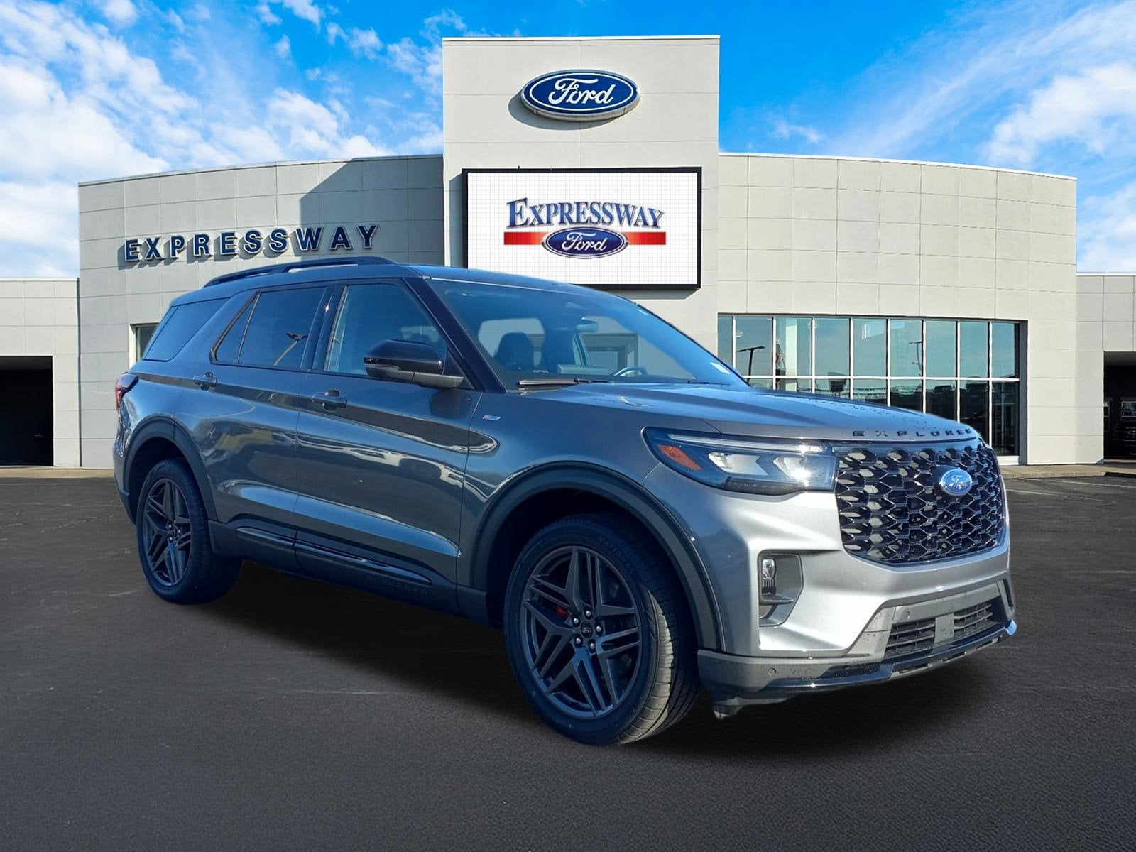 2025 Ford Explorer ST-Line