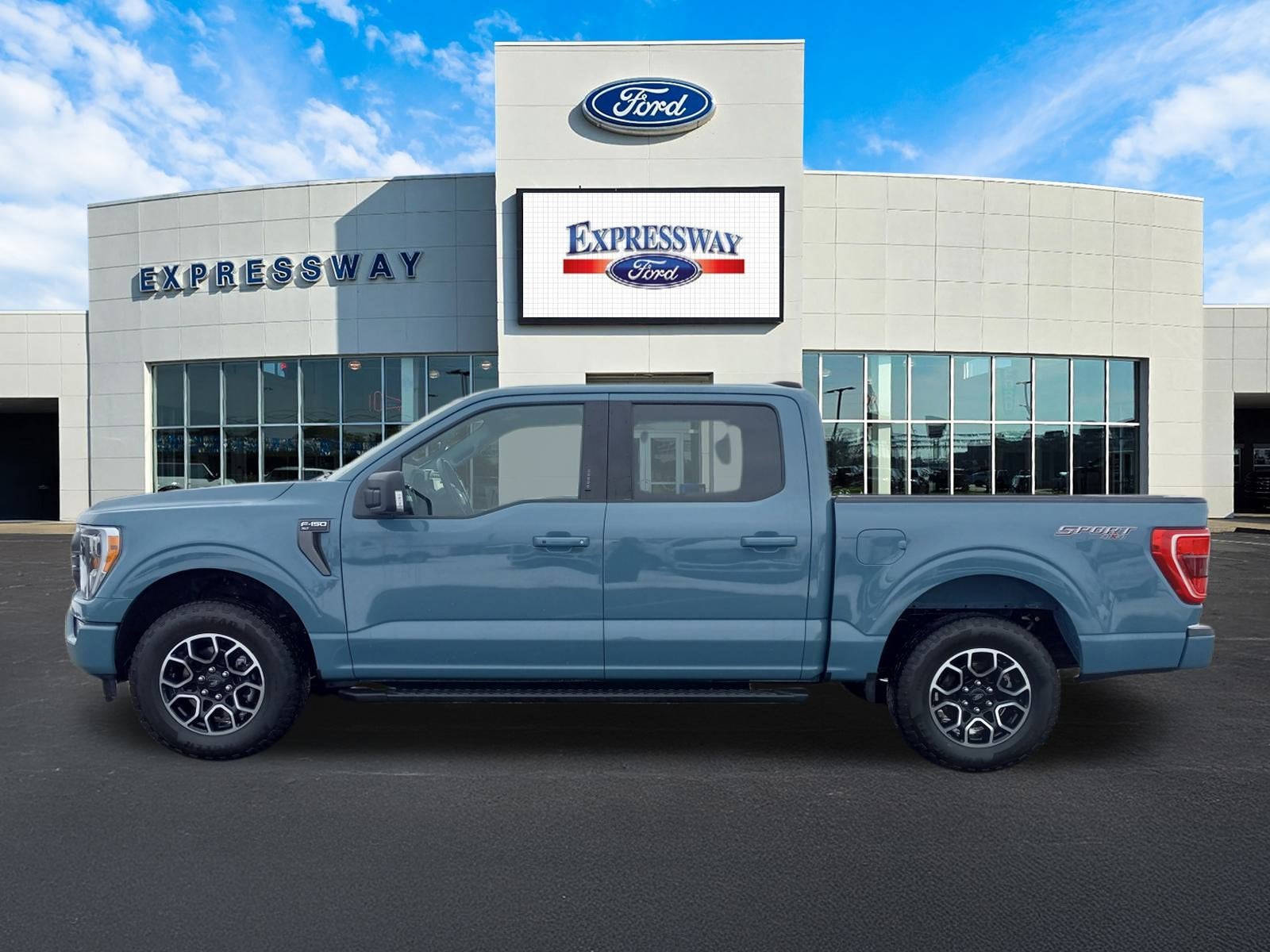 2023 Ford F-150 XLT 4WD SuperCrew 5.5' Box