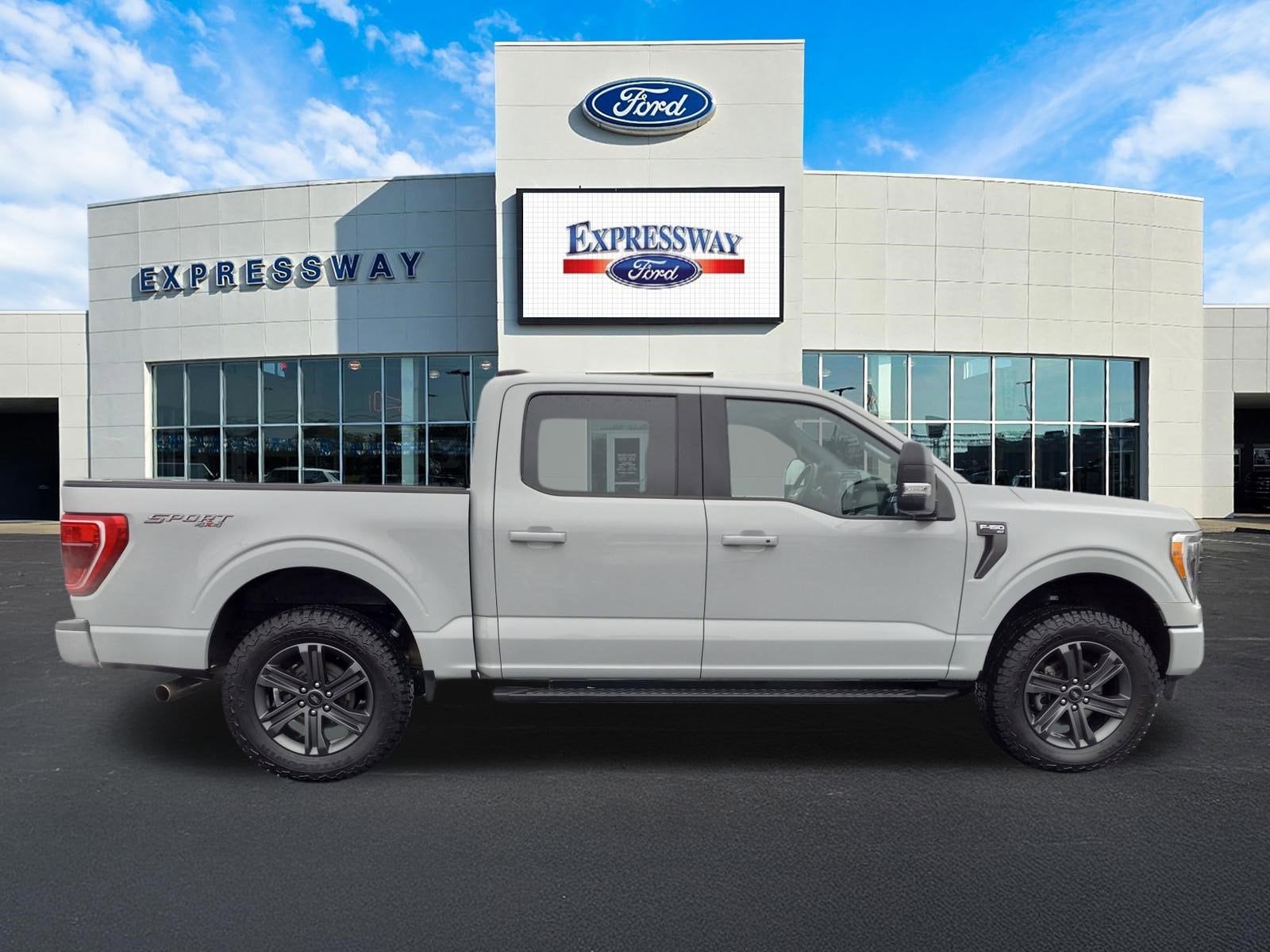 2023 Ford F-150 XLT 4WD SuperCrew 5.5' Box