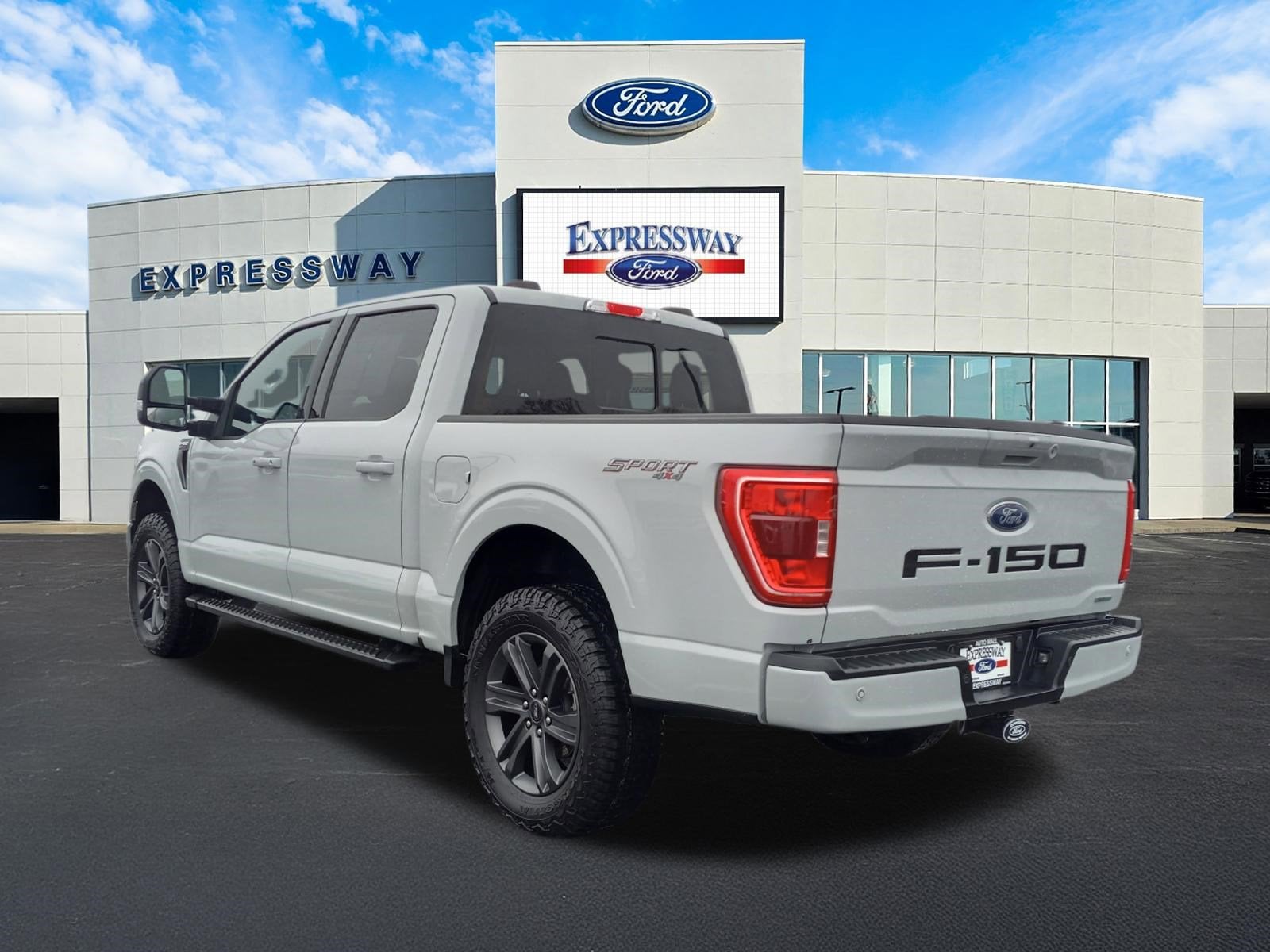 2023 Ford F-150 XLT 4WD SuperCrew 5.5' Box