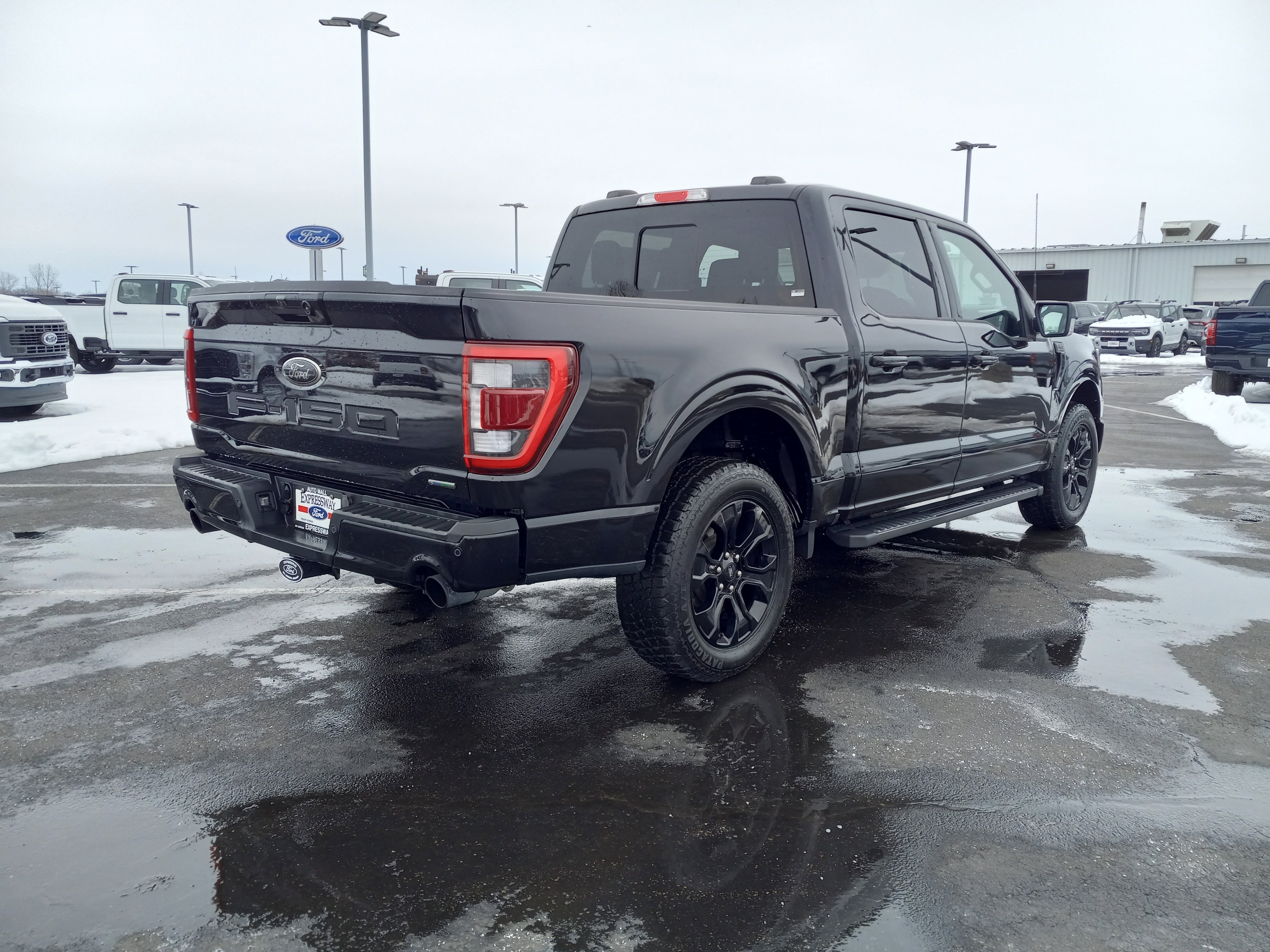 2023 Ford F-150 LARIAT 4WD SuperCrew 5.5' Box
