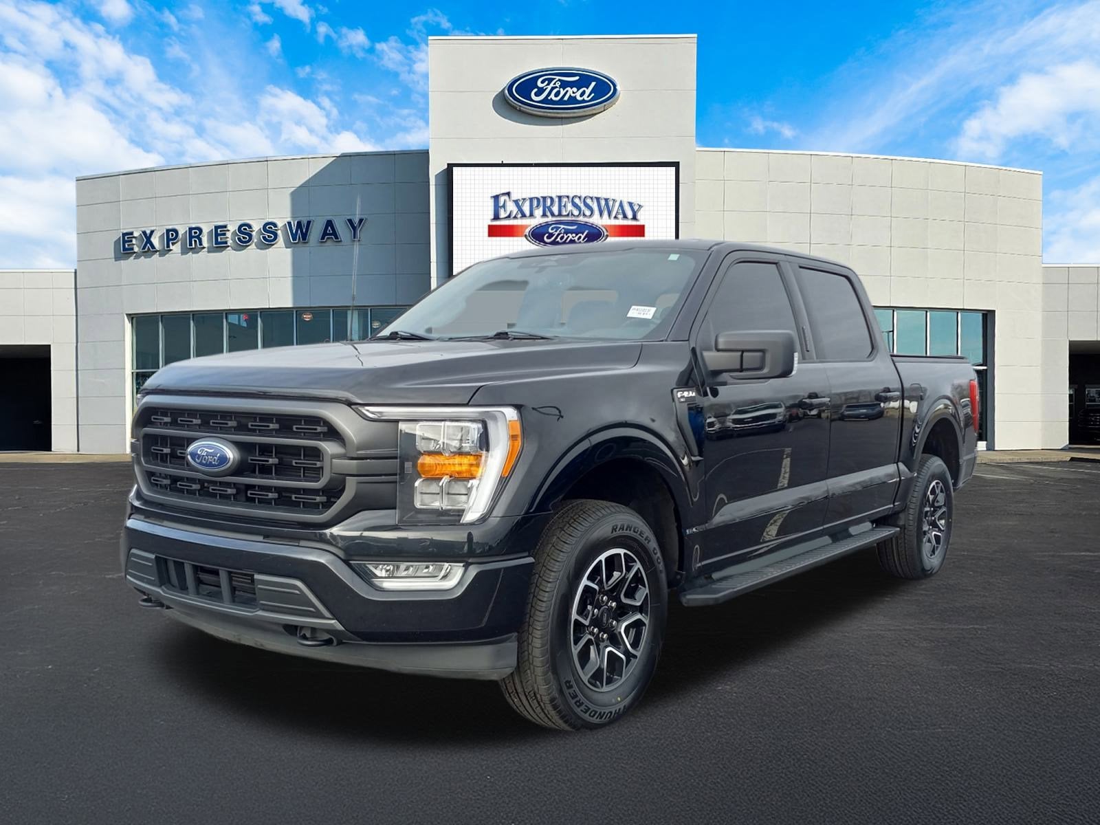 2023 Ford F-150 XLT 4WD SuperCrew 5.5' Box