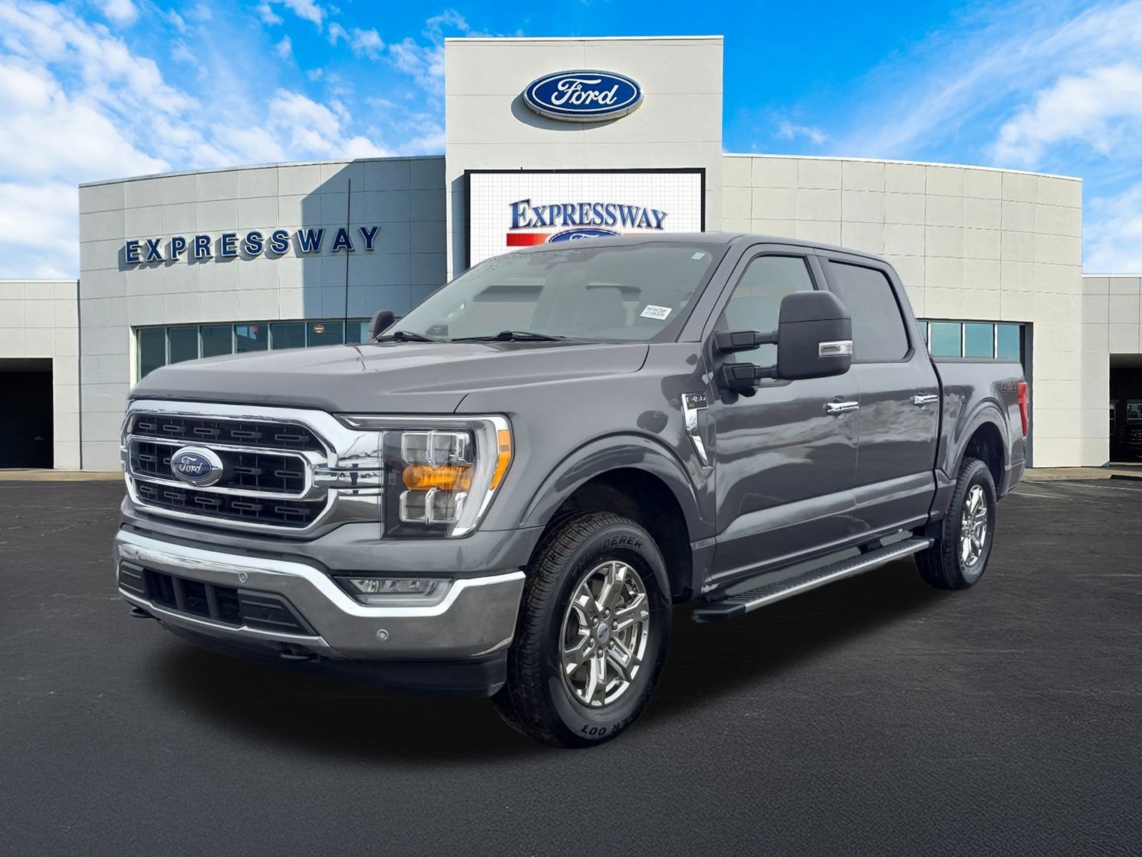 2023 Ford F-150 XLT 4WD SuperCrew 5.5' Box