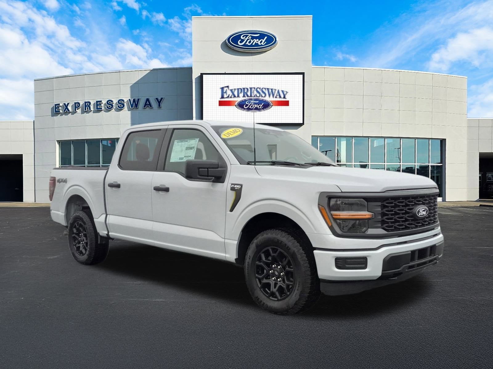 2025 Ford F-150 STX 4WD SuperCrew 5.5' Box