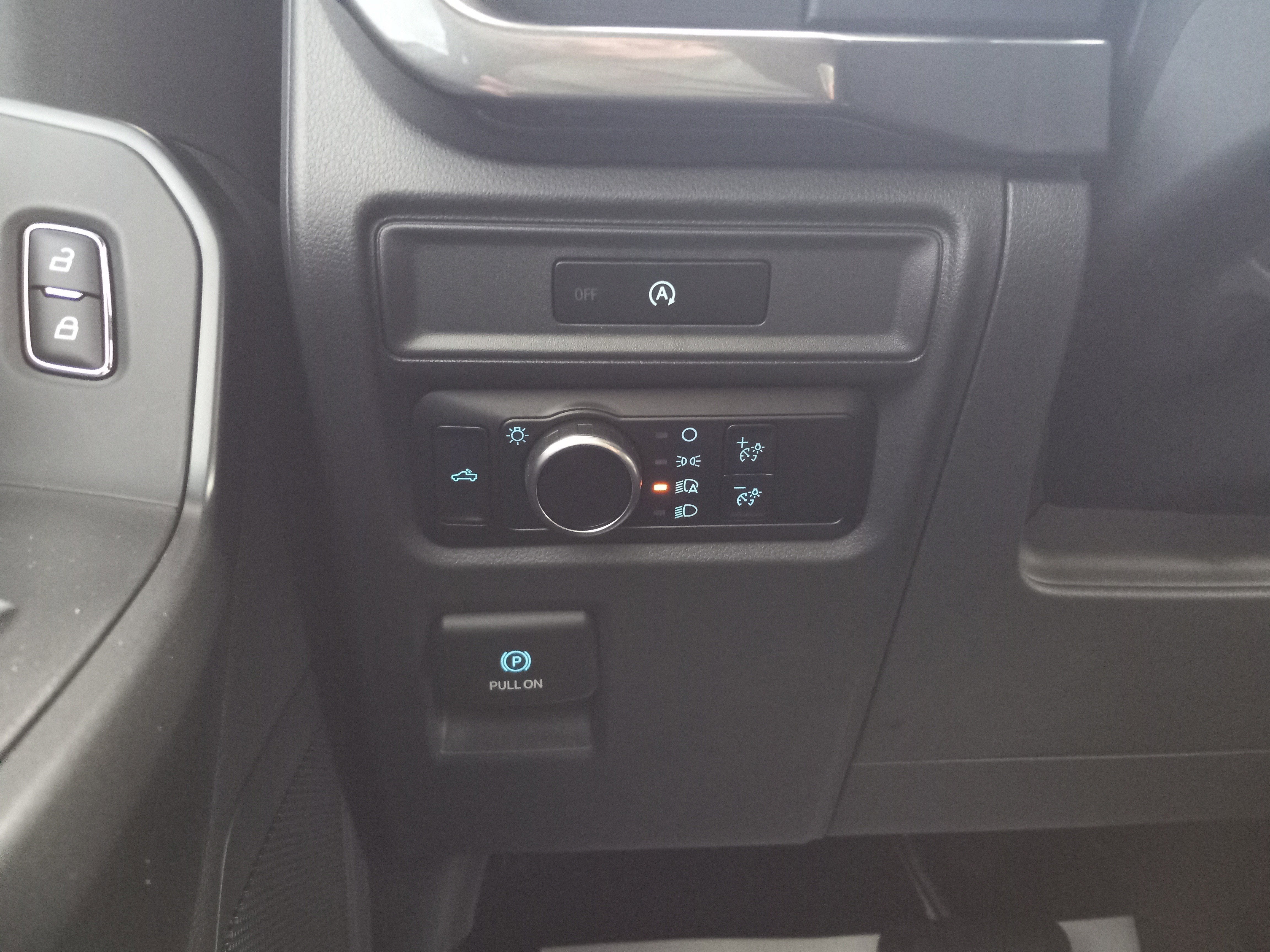 2025 Ford F-150 STX 4WD SuperCrew 5.5' Box