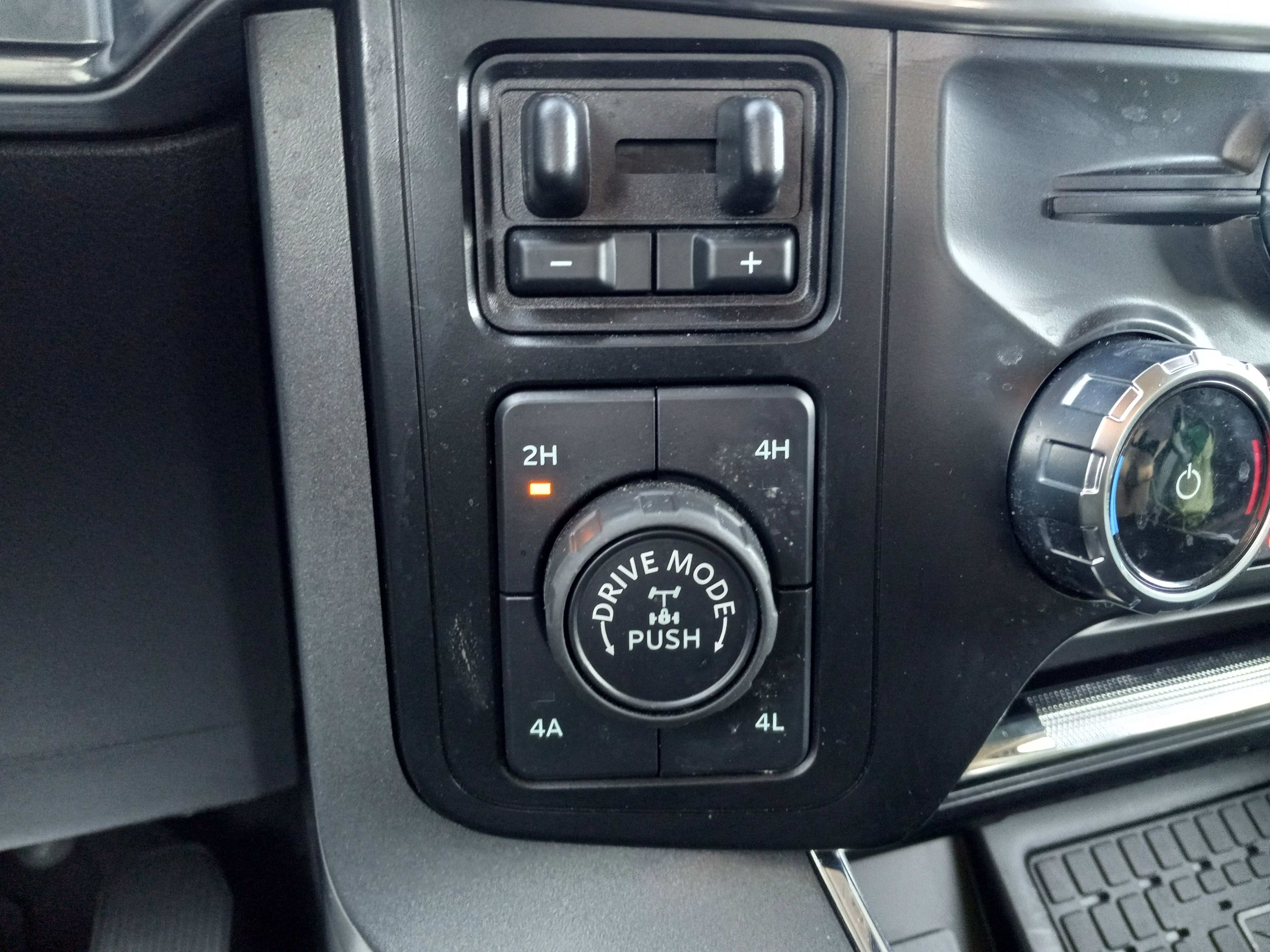 2023 Ford F-150 LARIAT 4WD SuperCrew 5.5' Box