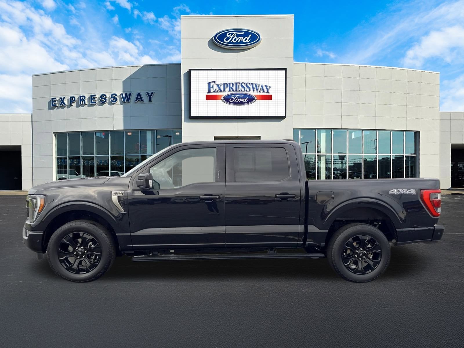 2022 Ford F-150 Platinum 4WD SuperCrew 5.5' Box