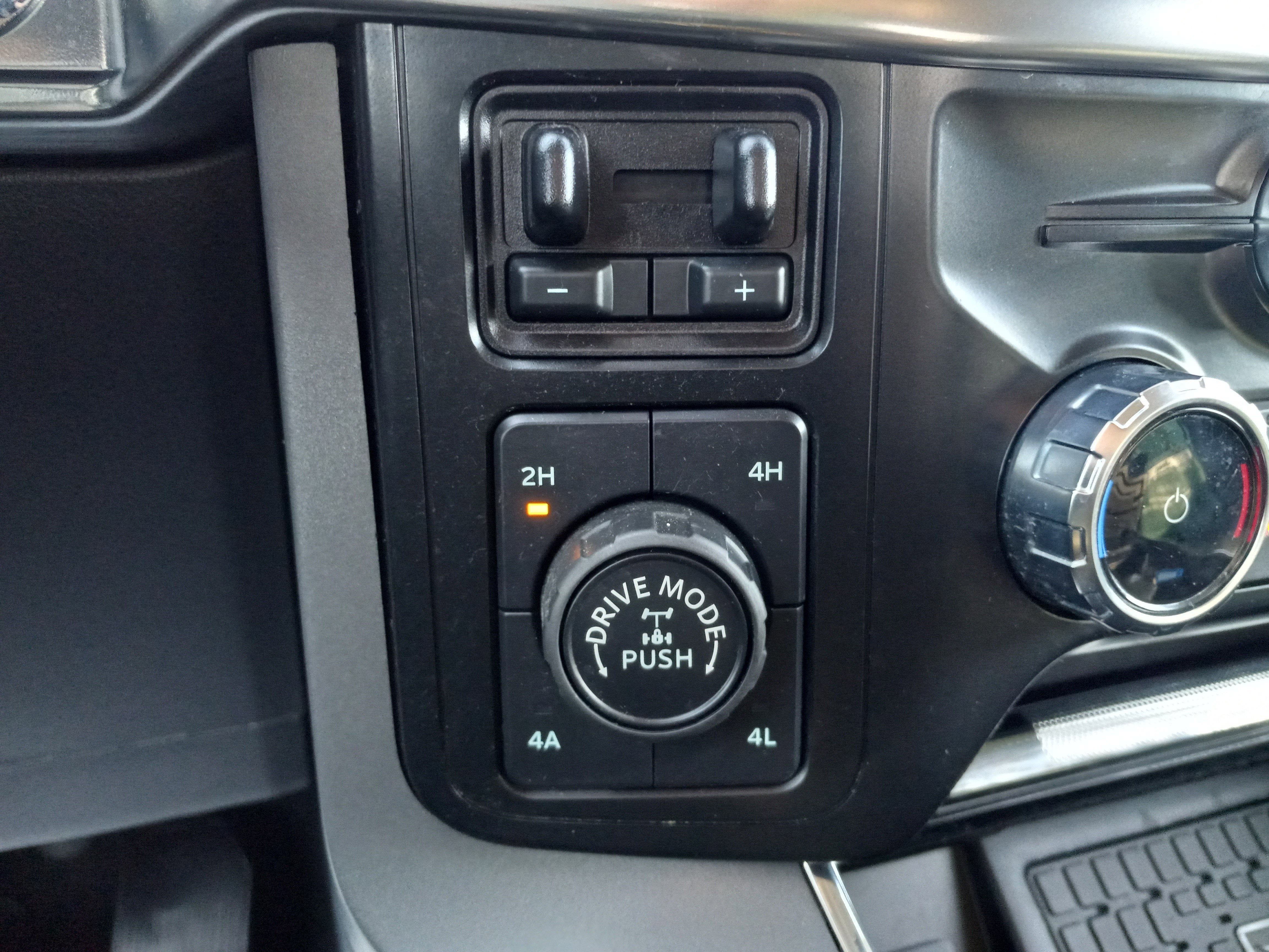 2023 Ford F-150 LARIAT 4WD SuperCrew 5.5' Box