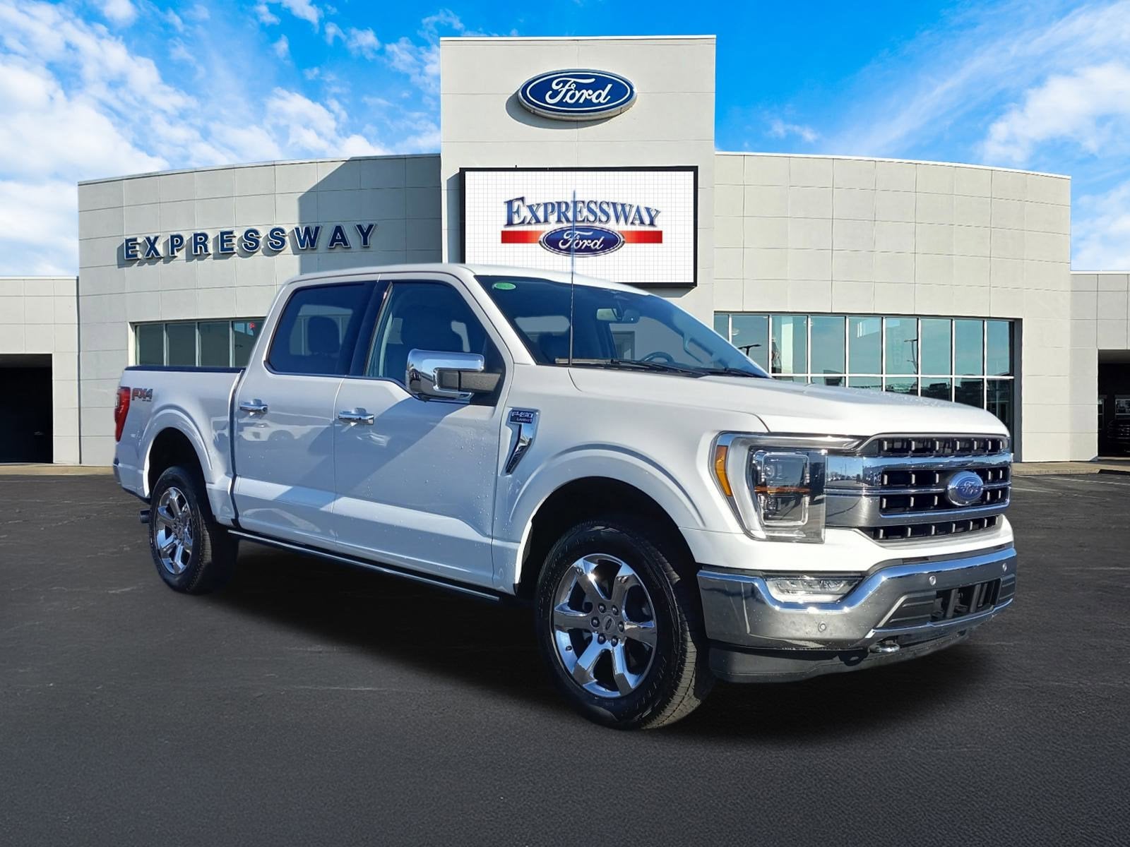 2023 Ford F-150 LARIAT 4WD SuperCrew 5.5' Box