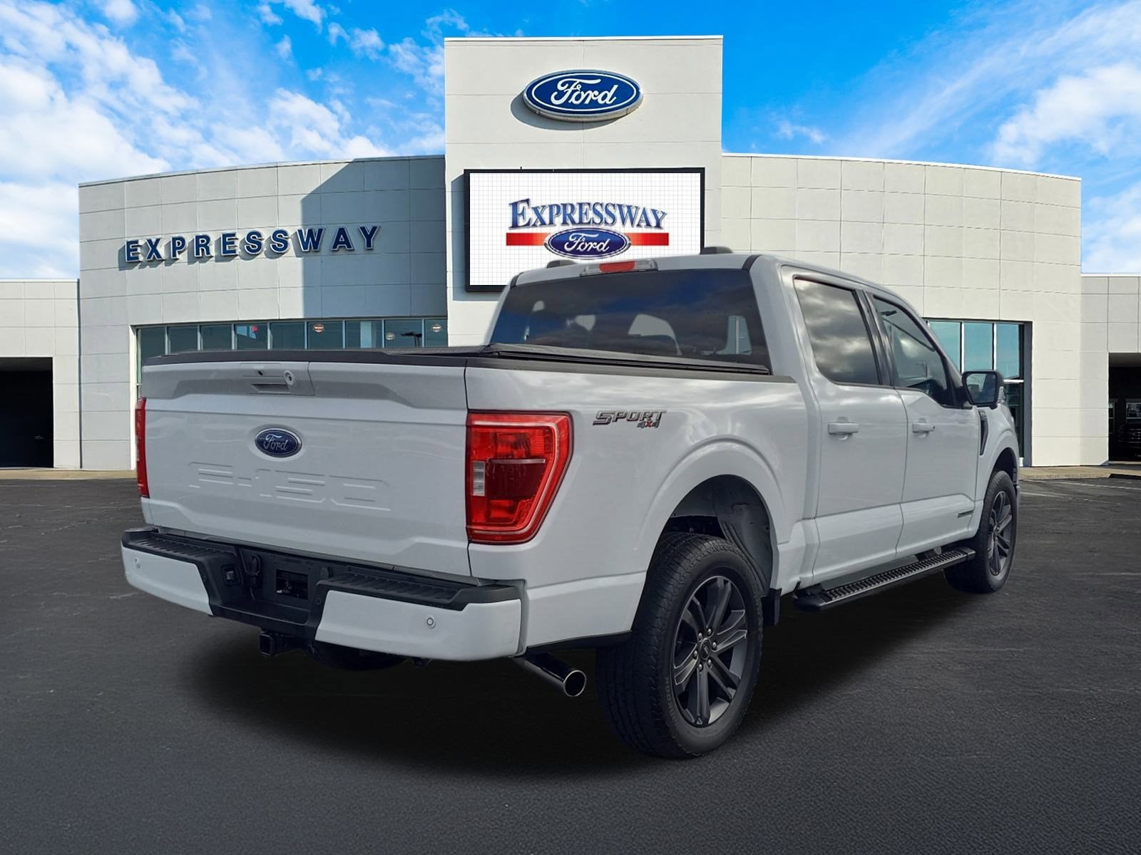 2023 Ford F-150 XLT 4WD SuperCrew 5.5' Box
