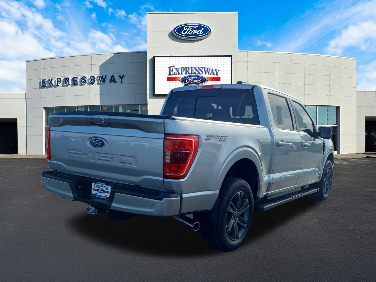 2023 Ford F-150 XLT 4WD SuperCrew 5.5' Box