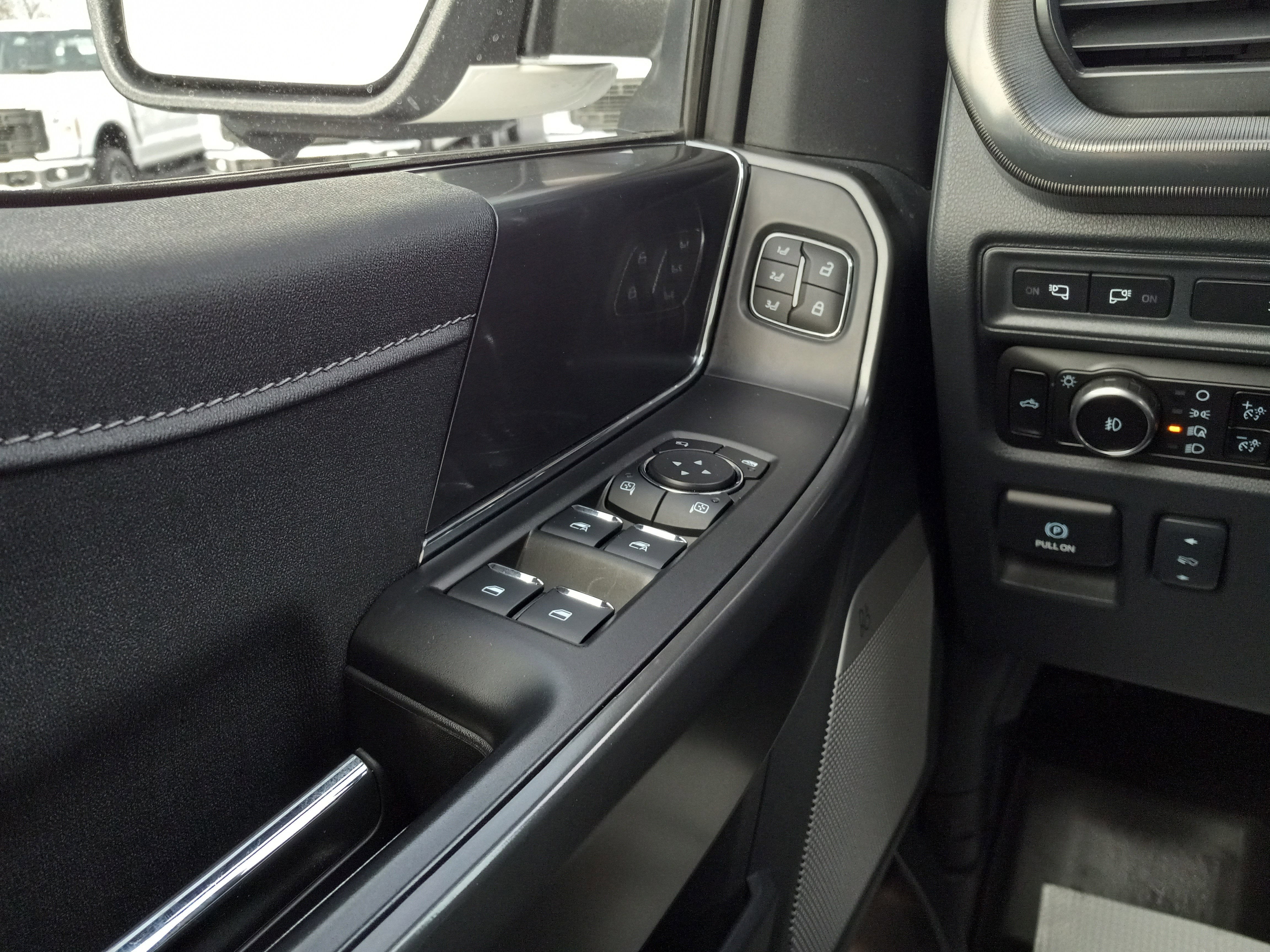 2024 Ford F-150 LARIAT 4WD SuperCrew 5.5' Box