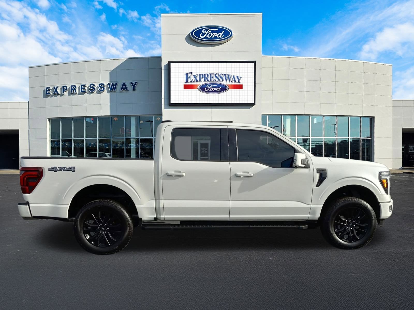 2024 Ford F-150 LARIAT 4WD SuperCrew 5.5' Box