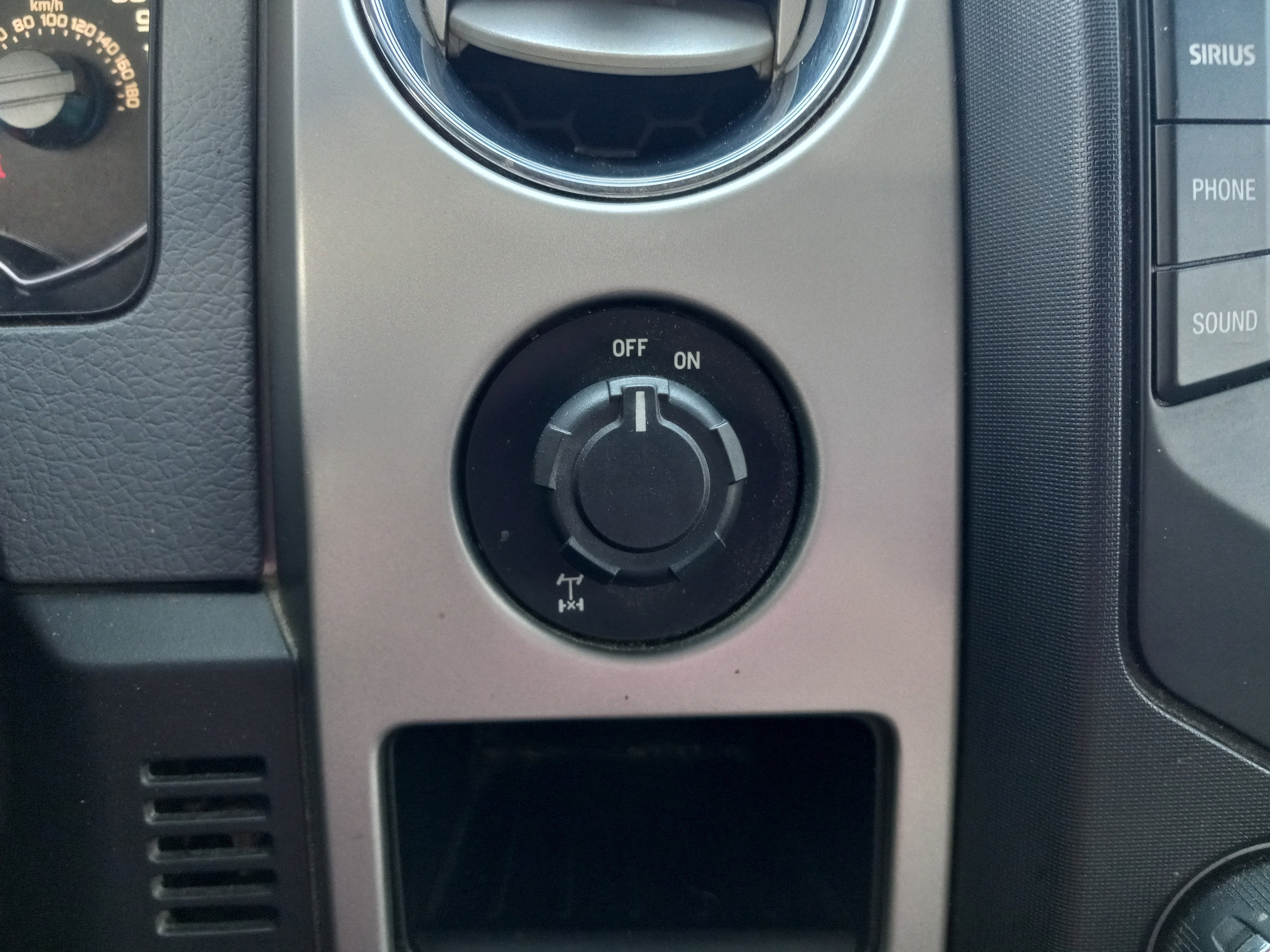 2013 Ford F-150 2WD SuperCab 145" XLT