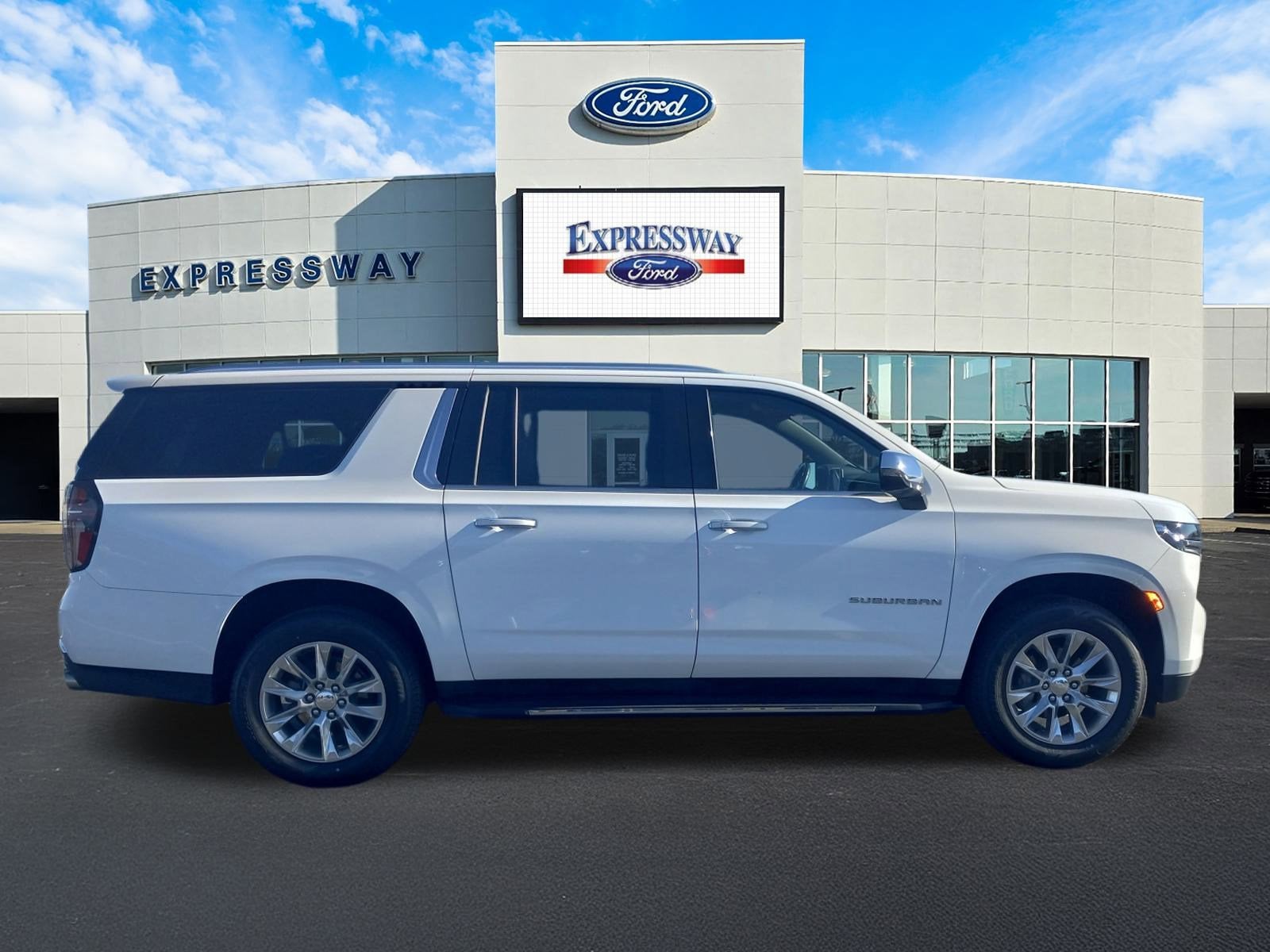 2023 Chevrolet Suburban Premier