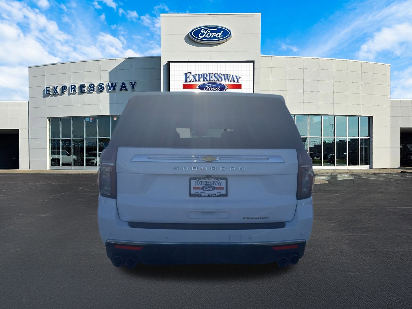 2023 Chevrolet Suburban Premier