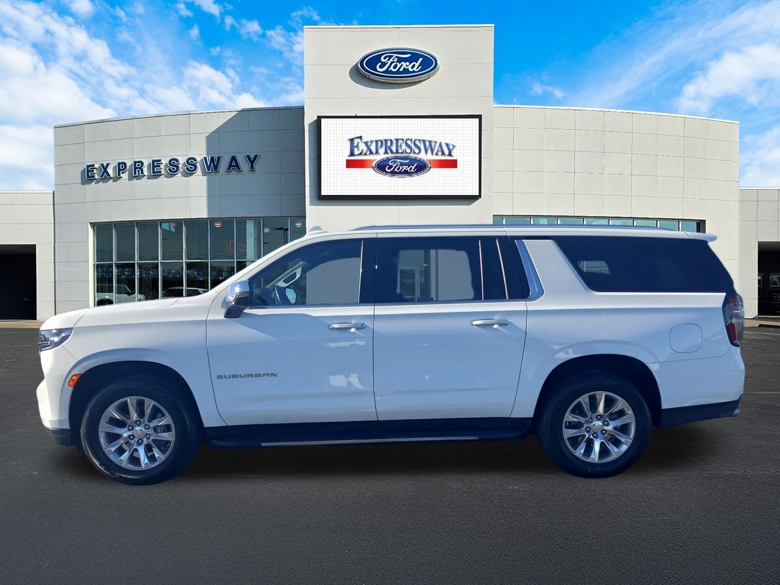 2023 Chevrolet Suburban Premier