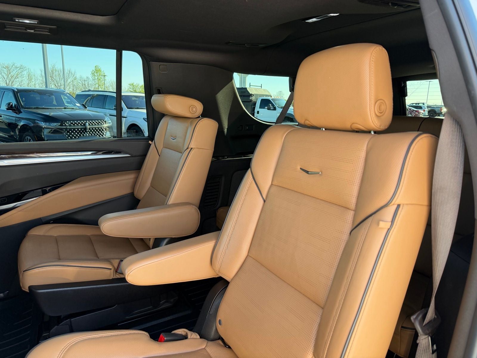 2025 Cadillac Escalade ESV Premium