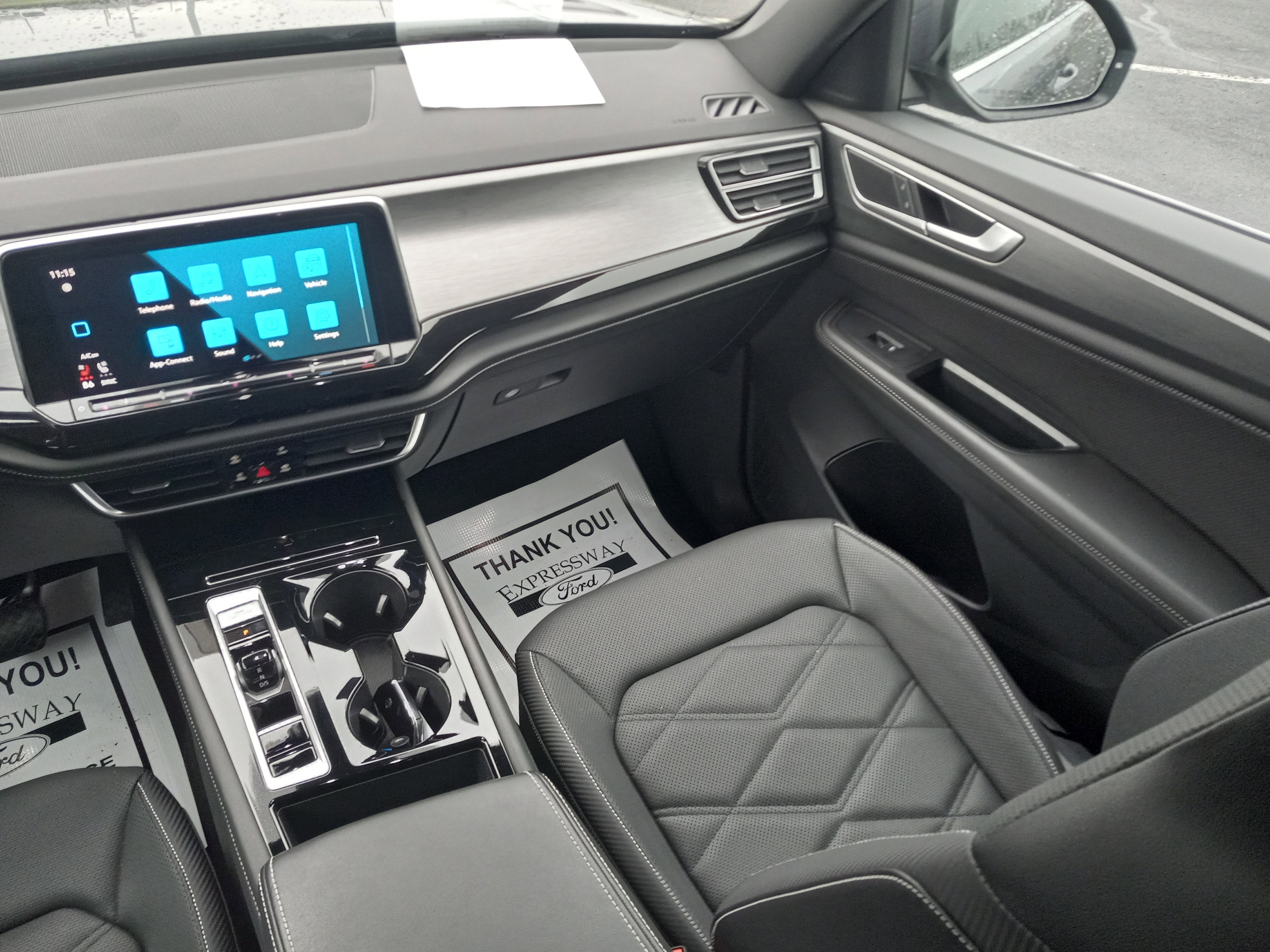 2025 Volkswagen Atlas Cross Sport 2.0T SE w/Technology