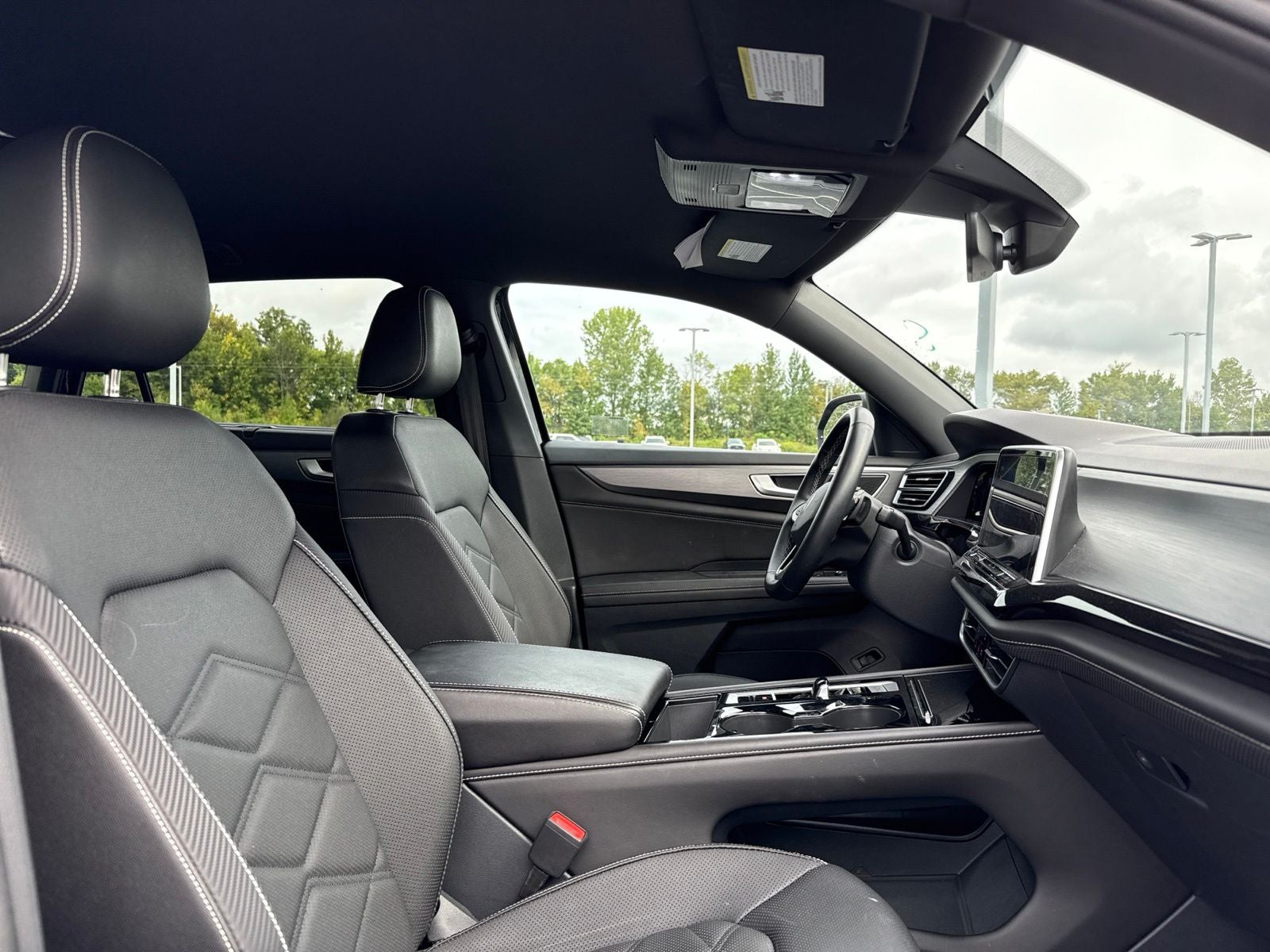 2025 Volkswagen Atlas Cross Sport 2.0T SE w/Technology