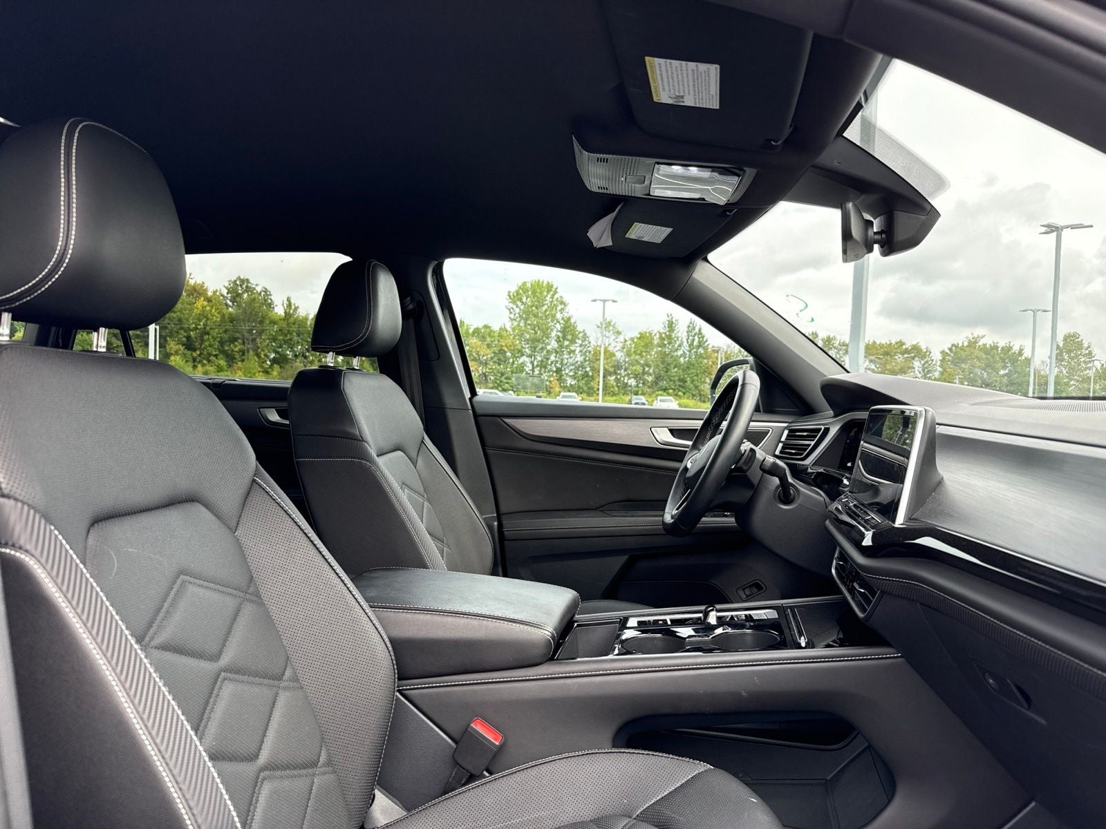 2025 Volkswagen Atlas Cross Sport 2.0T SE w/Technology