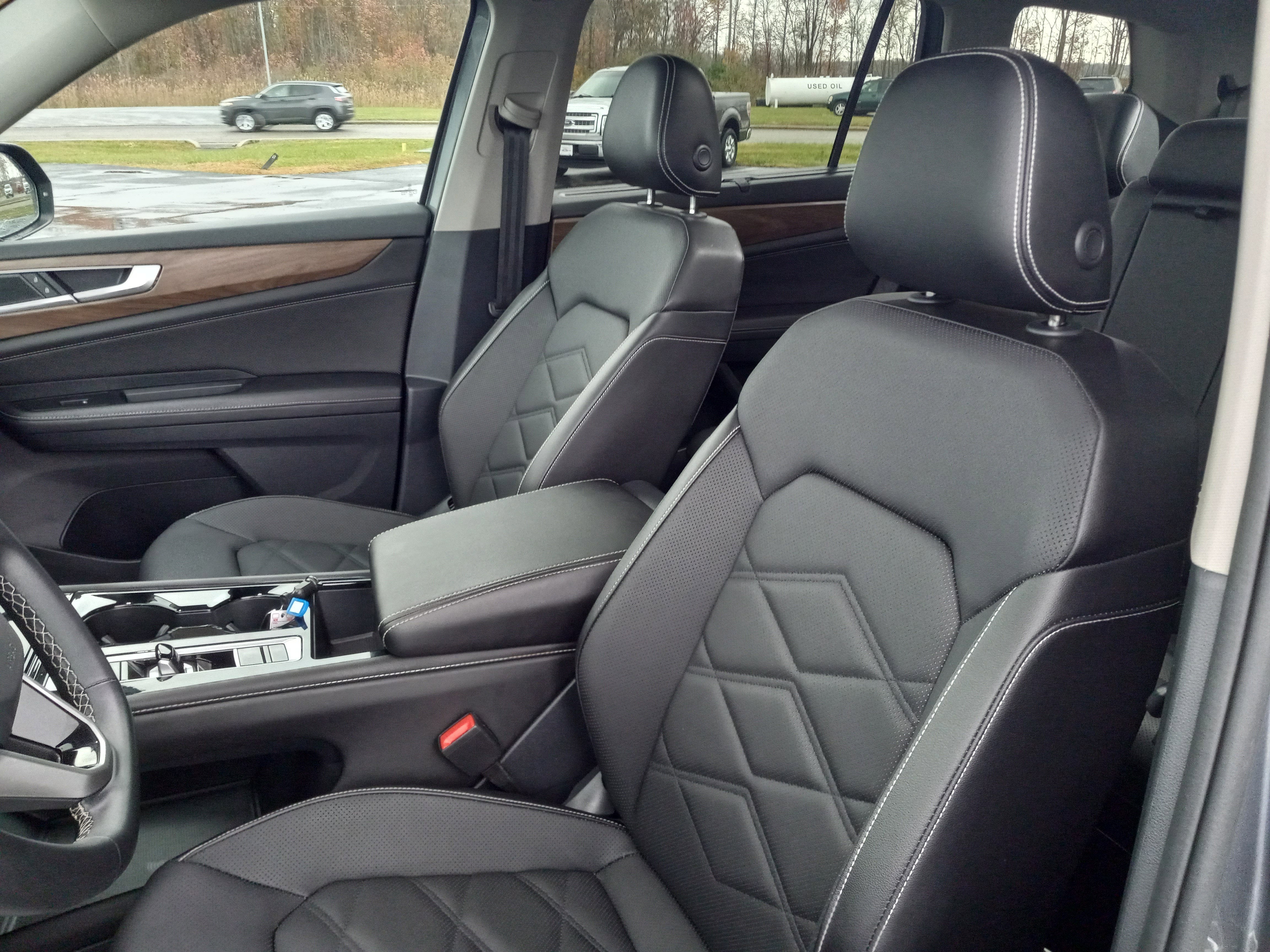 2025 Volkswagen Atlas 2.0T SE w/Technology