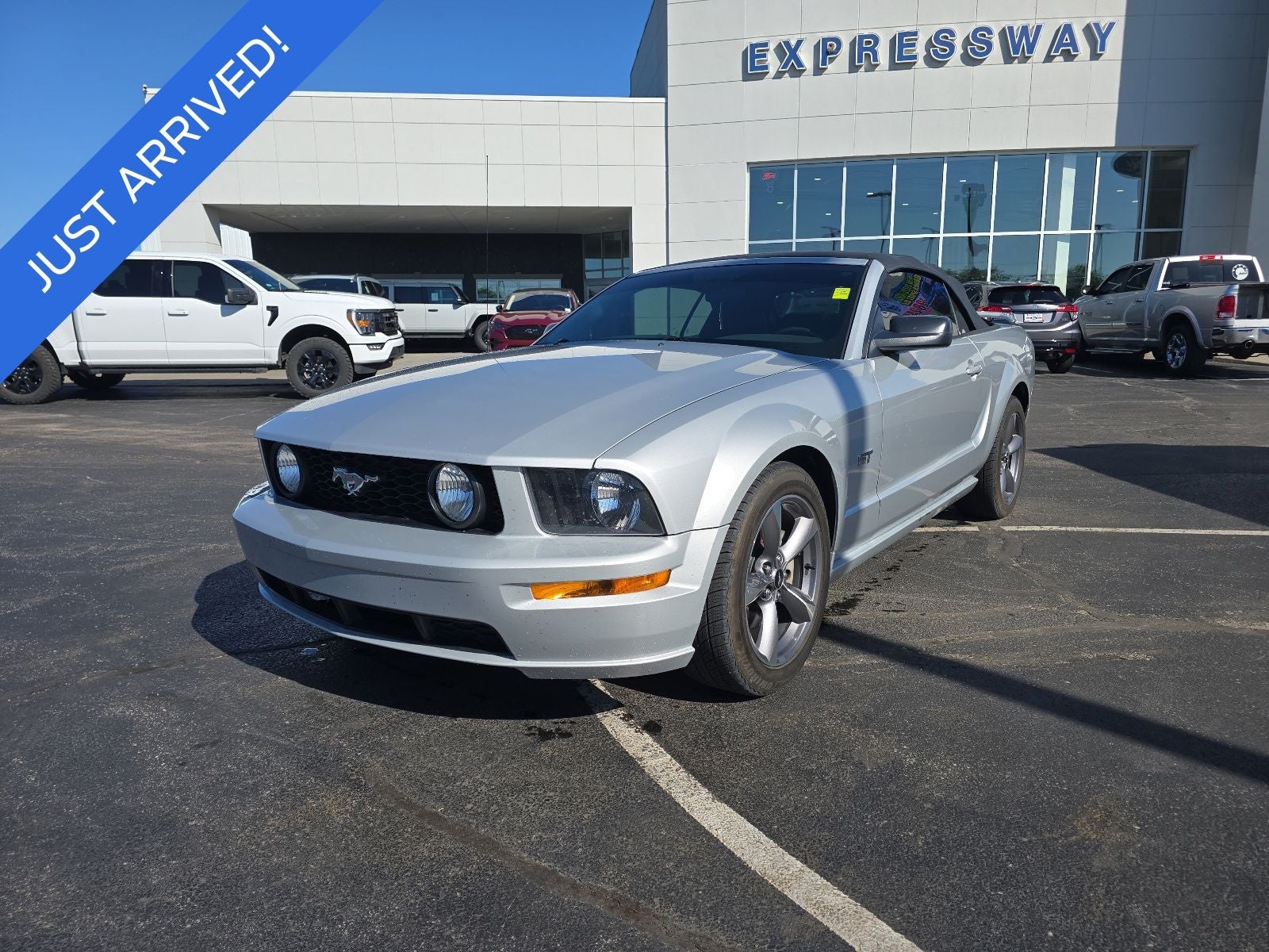 2005 Ford Mustang GT Deluxe