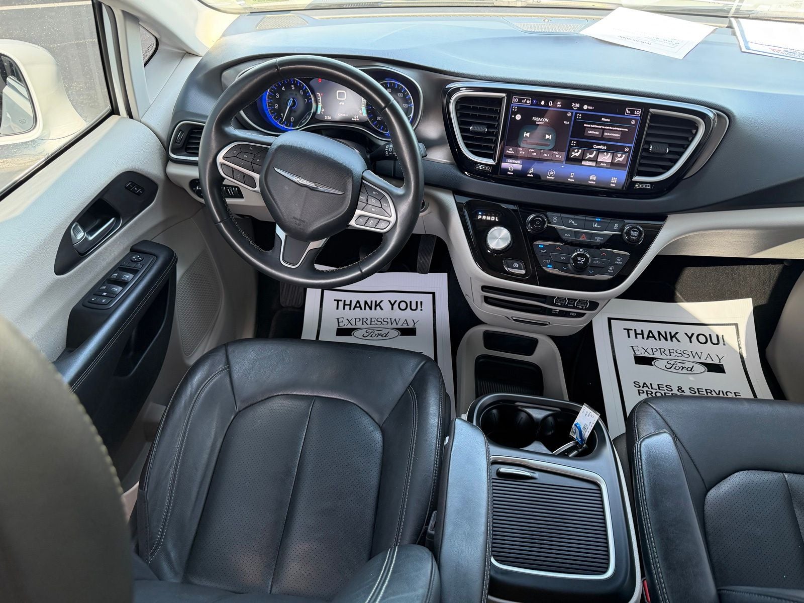 2022 Chrysler Pacifica Touring L