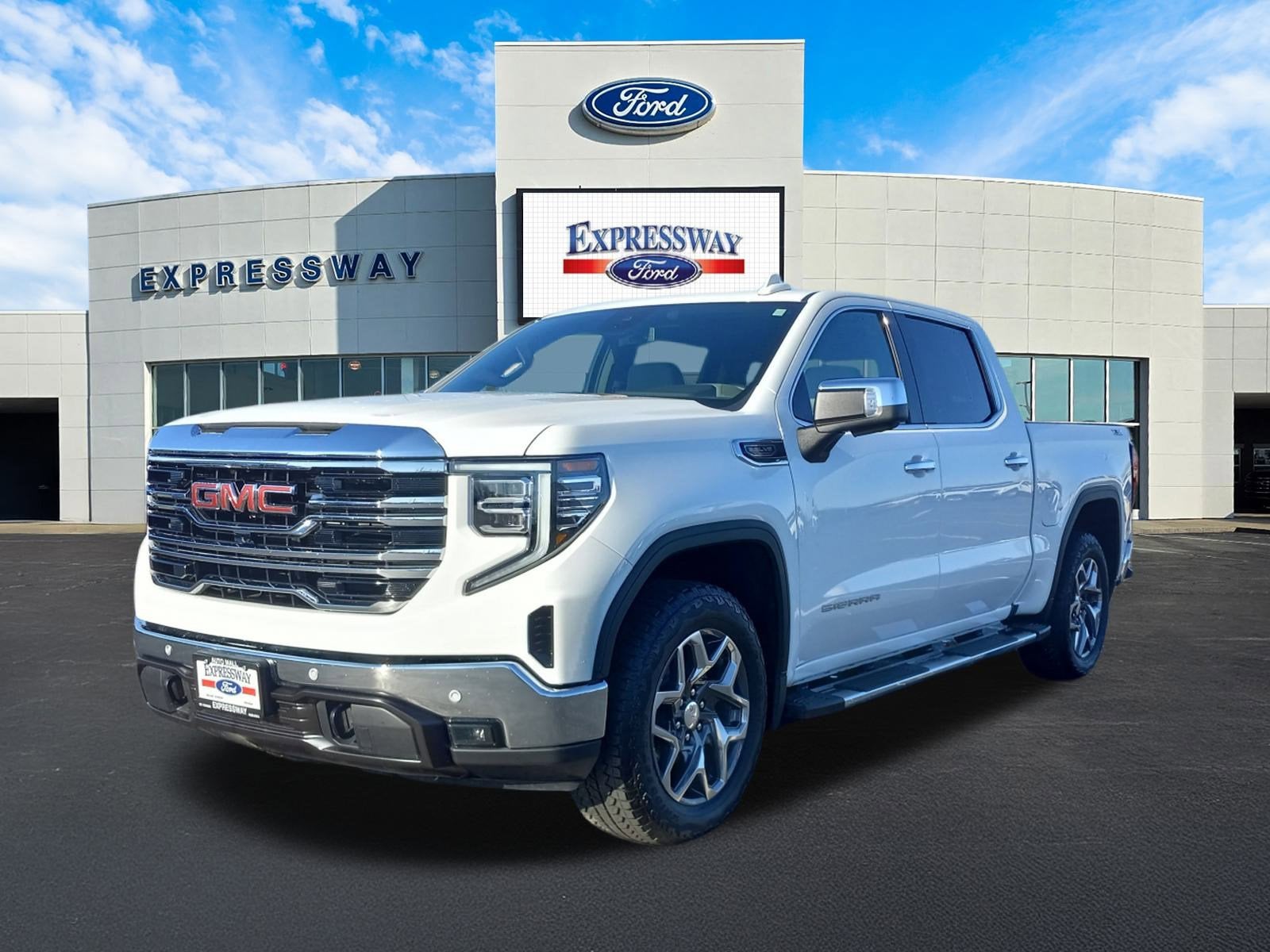 2025 GMC Sierra 1500 SLT