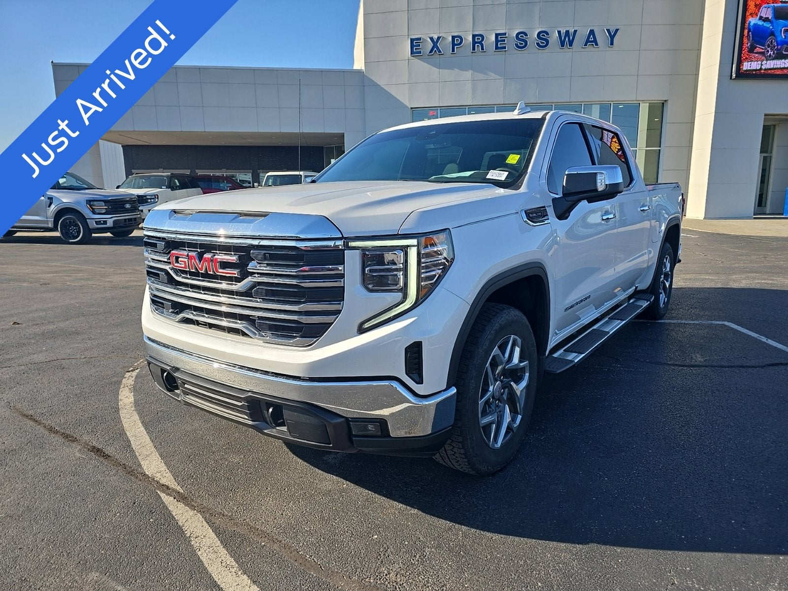 2023 GMC Sierra 1500 SLT